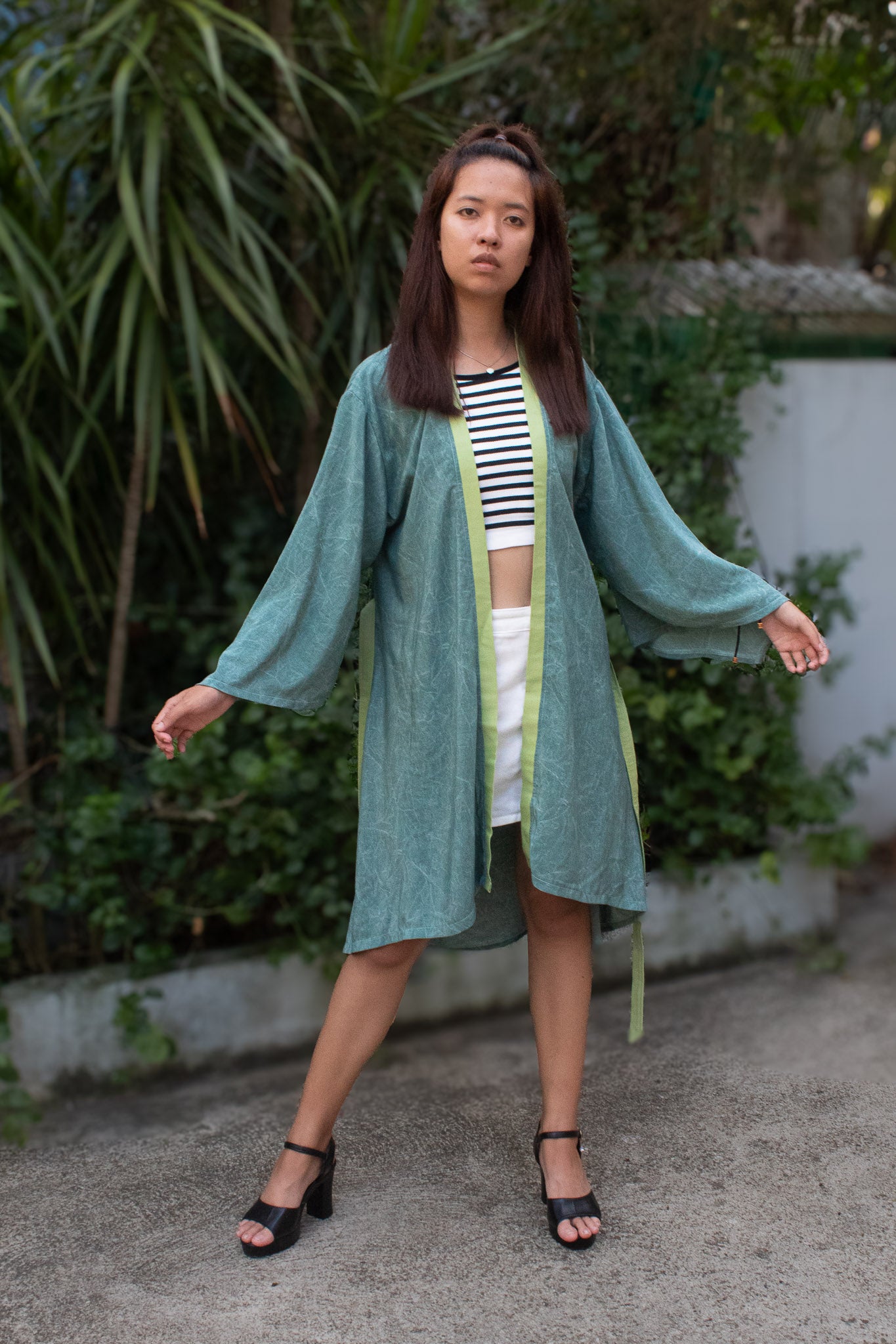 ✦ Marble Mornings – Mid-Length Marbled Teal Cotton Kimono in Crisp Olive Edge Trim