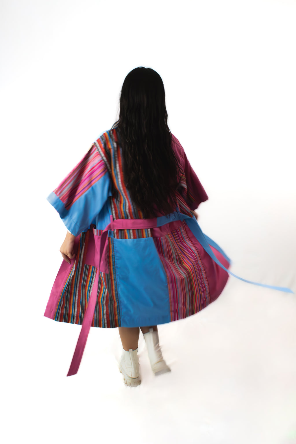 ✦ Isla Moonrise - Süßer rosa-blauer Ethno-Kimono mit Außentaschen