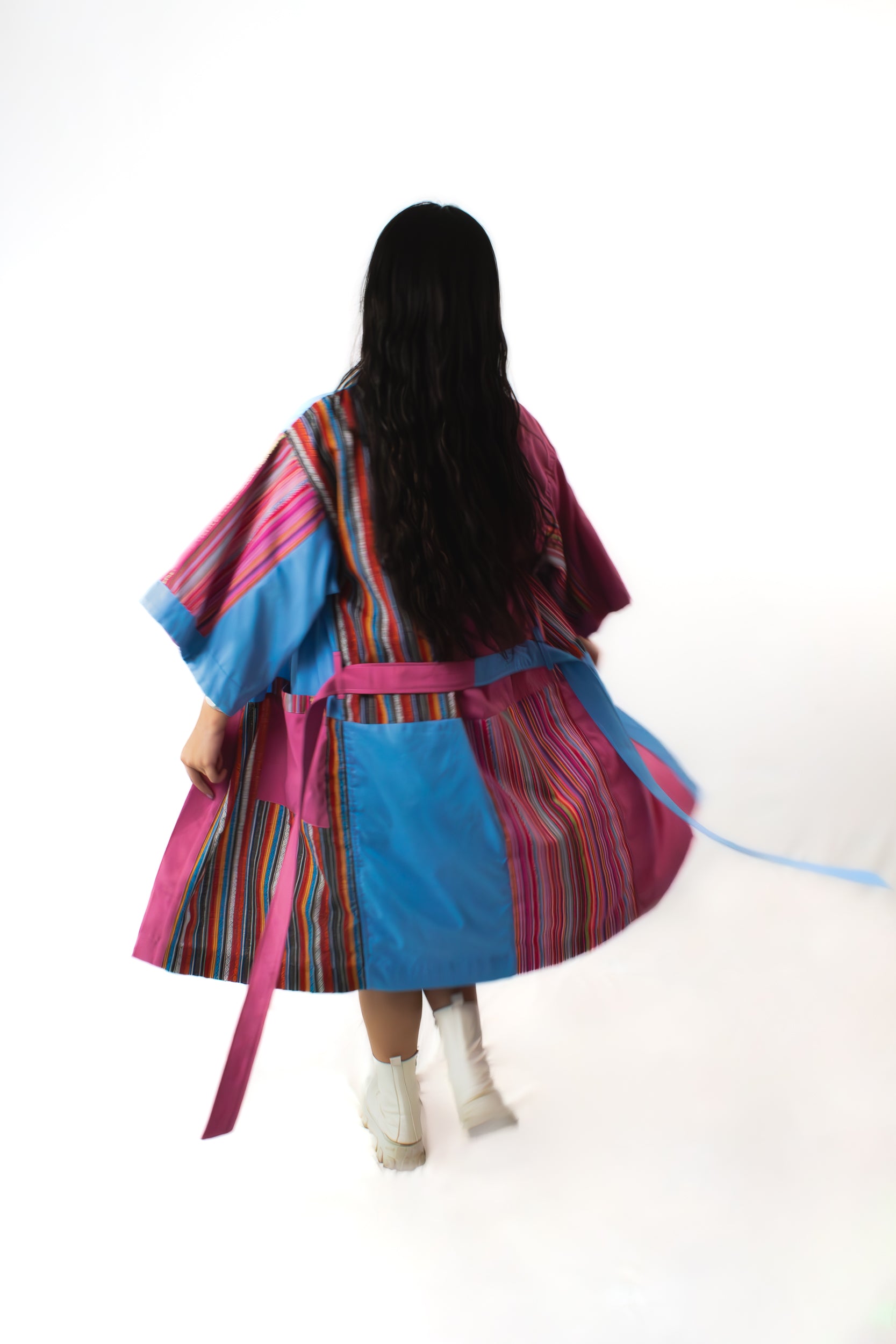 ✦ Isla Moonrise - Süßer rosa-blauer Ethno-Kimono mit Außentaschen