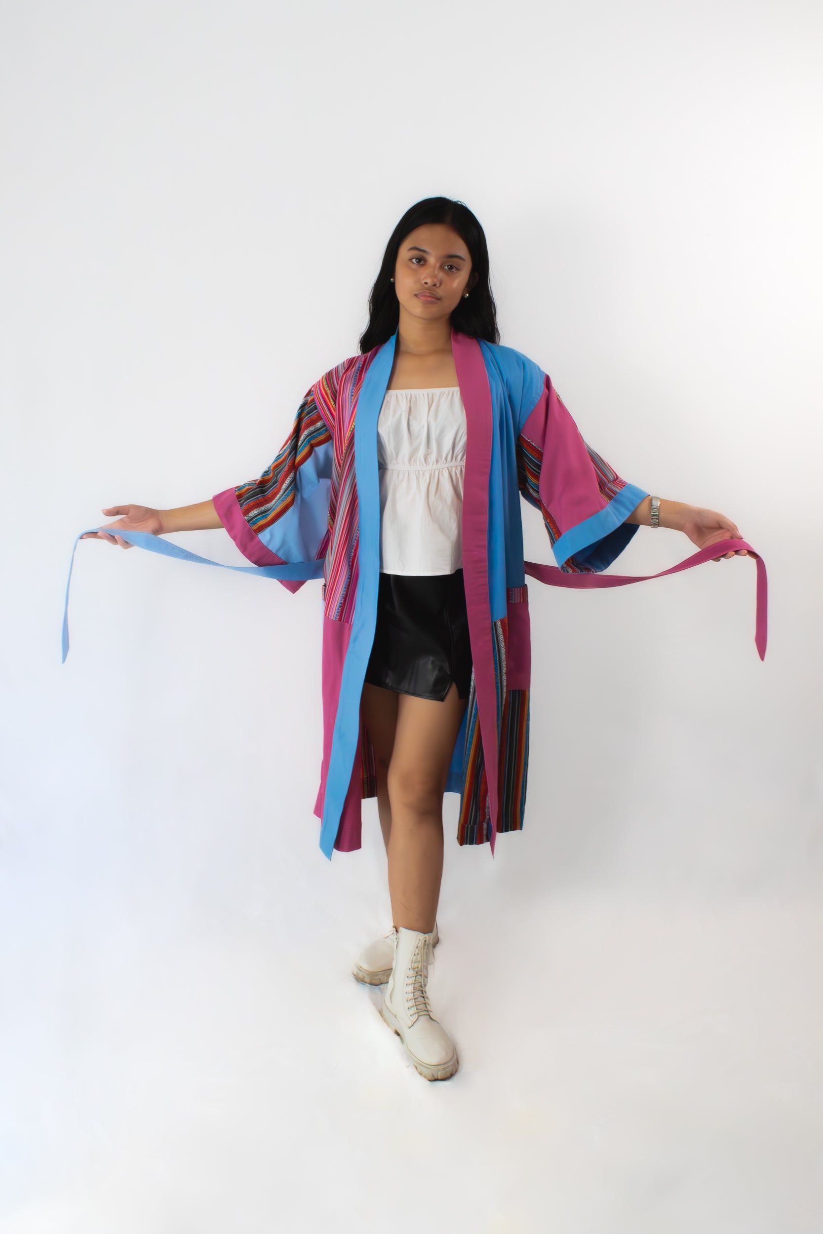 ✦ Isla Moonrise - Süßer rosa-blauer Ethno-Kimono mit Außentaschen
