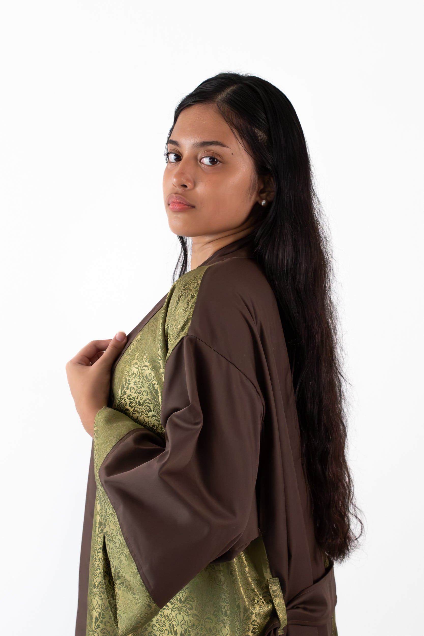 ✦ Root & Leaf - Brown and Shiny Olive Two-Toned Kimono with intricate Jacquard Pattern