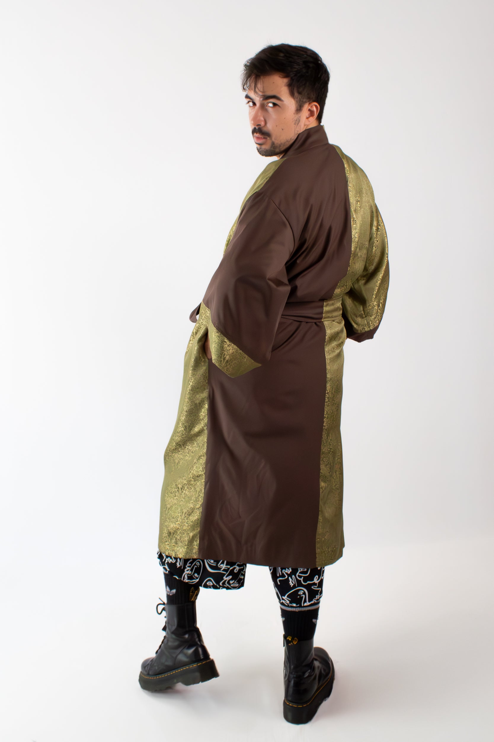 ✦ Root & Leaf - Brown and Shiny Olive Two-Toned Kimono with intricate Jacquard Pattern