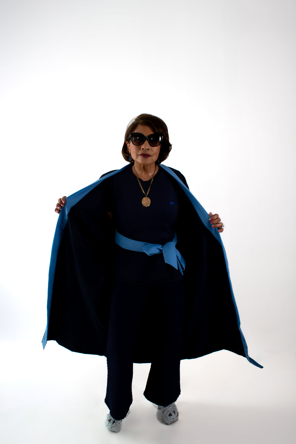 ✦ Kristall Glow - Roses Upcycling-Kimono in Blau mit Strasssteinen 