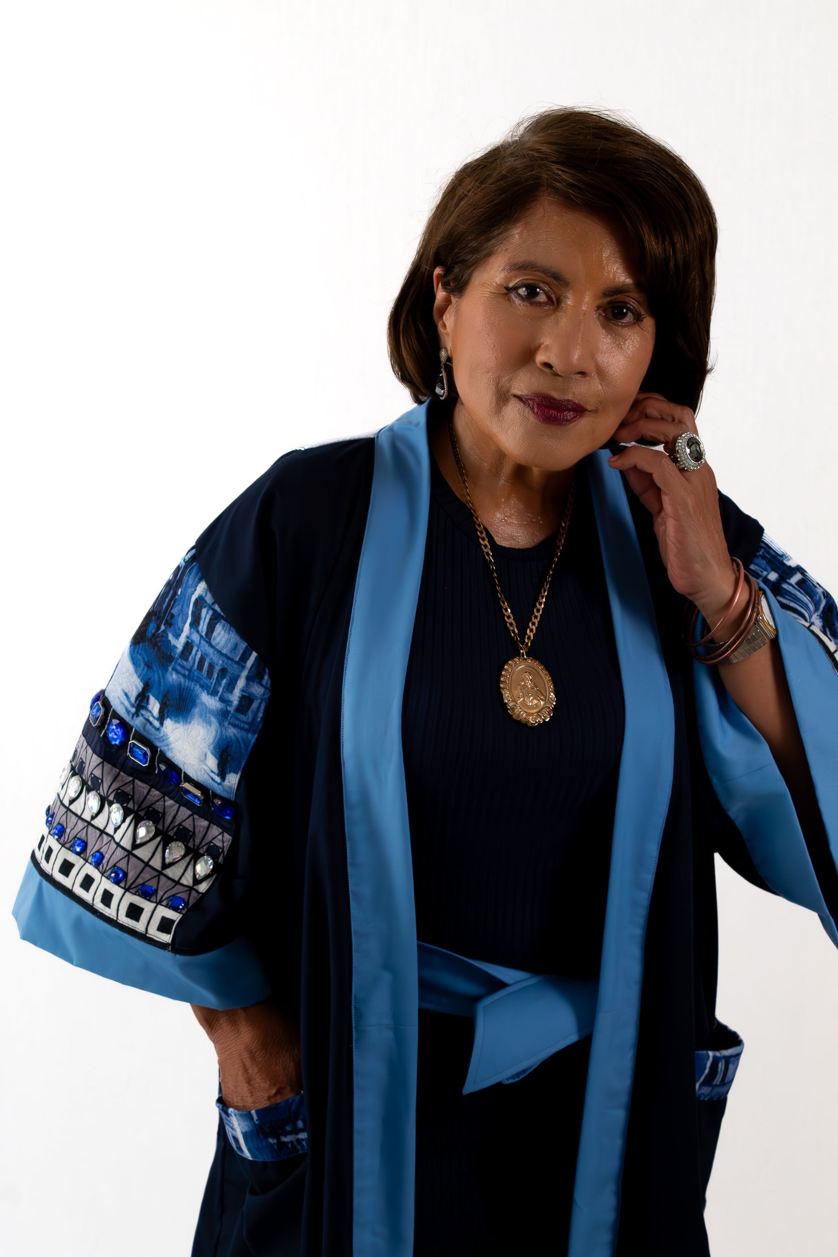 ✦ Kristall Glow - Rose's Upcycled Blue Kimono with Rhinestones