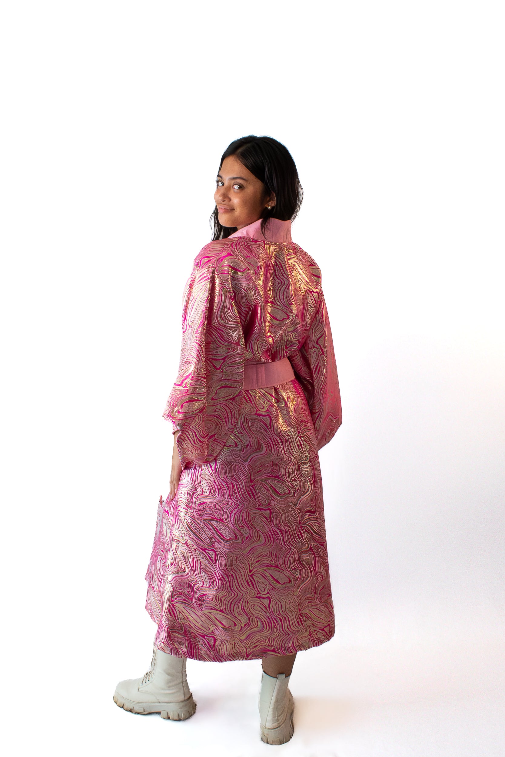 ✦ Pink Duality - Extravagant Reflective Patterned Kimono with Cotton Lining