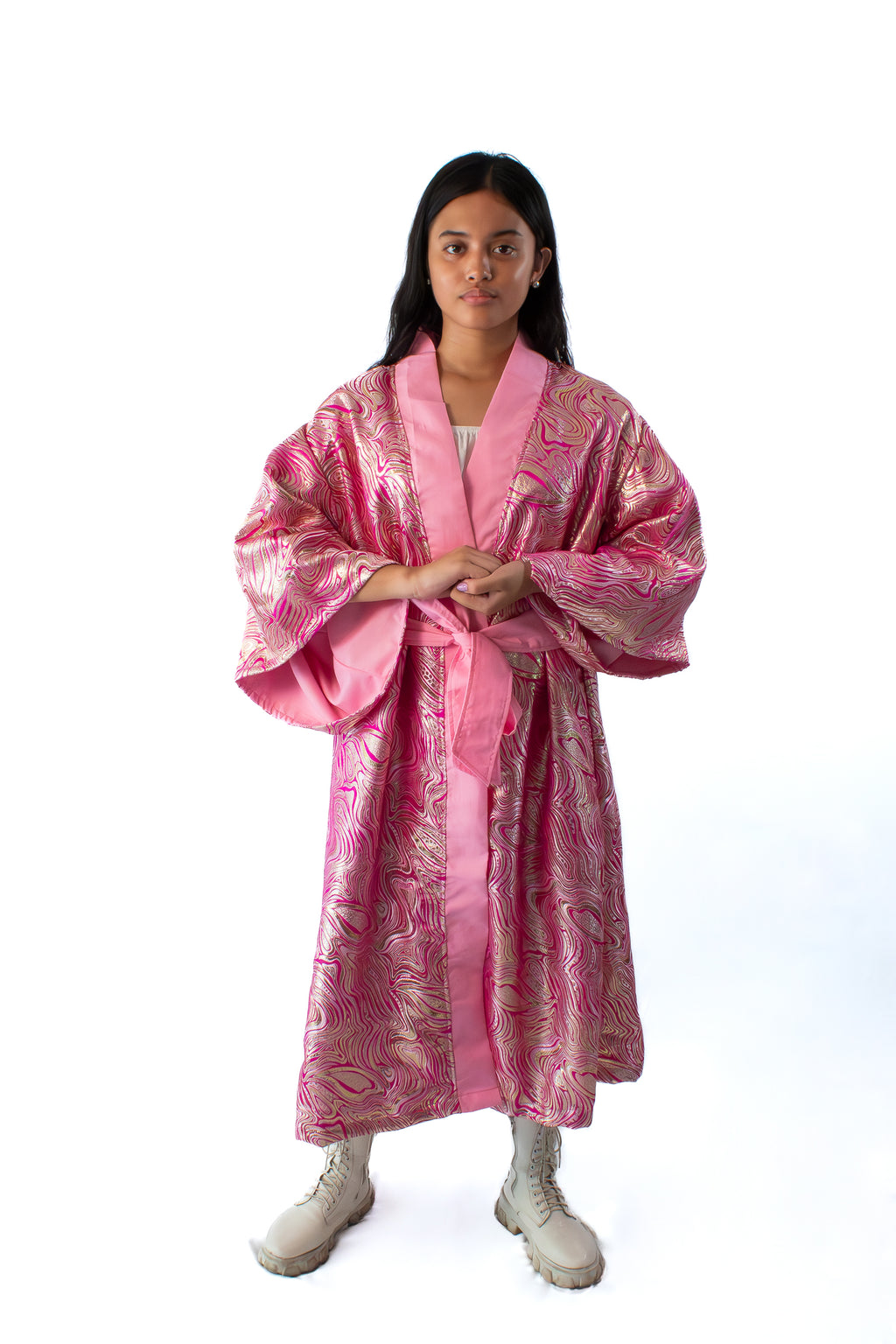 ✦ Pink Duality – Extravaganter Kimono mit reflektierendem Muster und Baumwollfutter