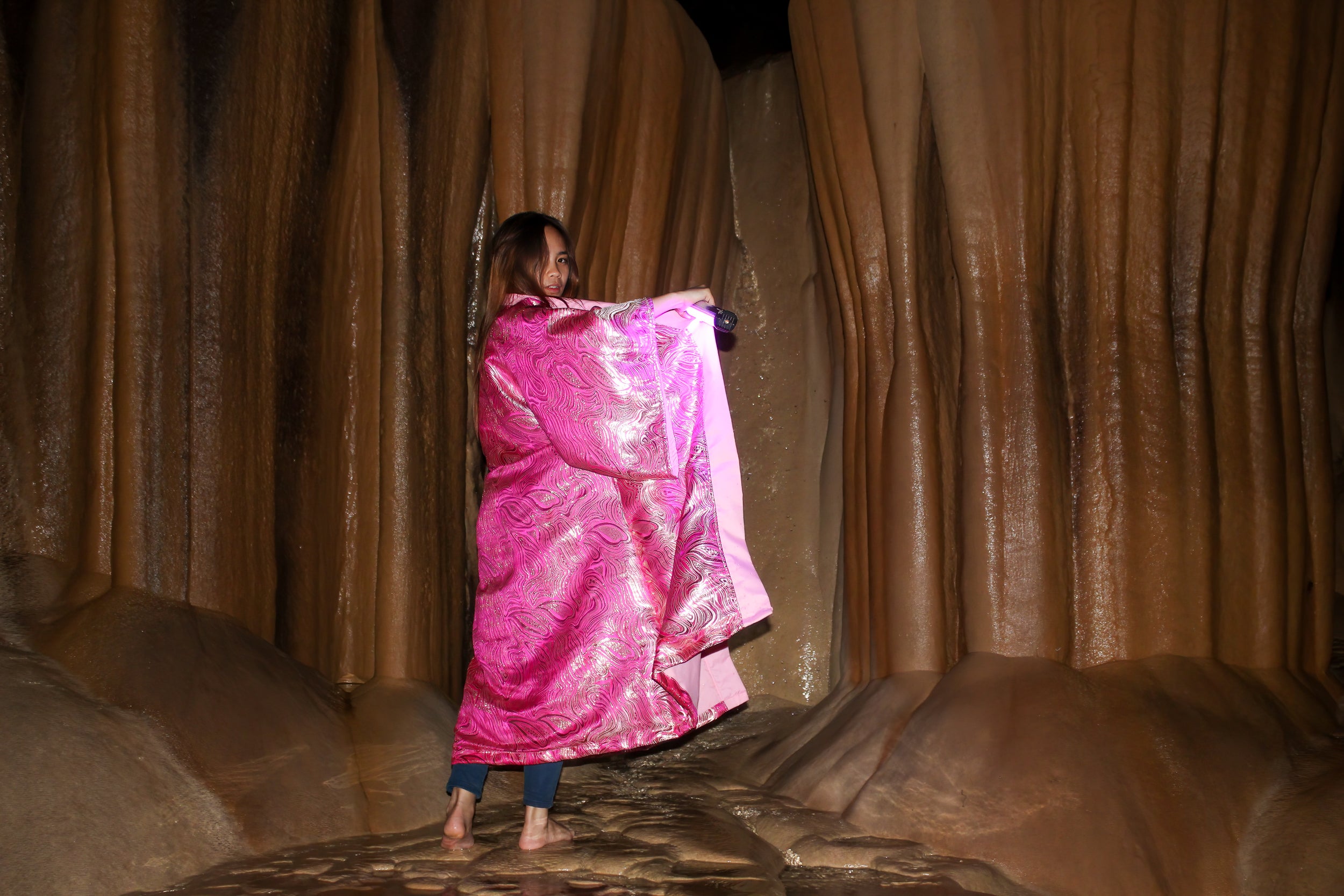 ✦ Pink Duality - Extravagant Reflective Patterned Kimono with Cotton Lining