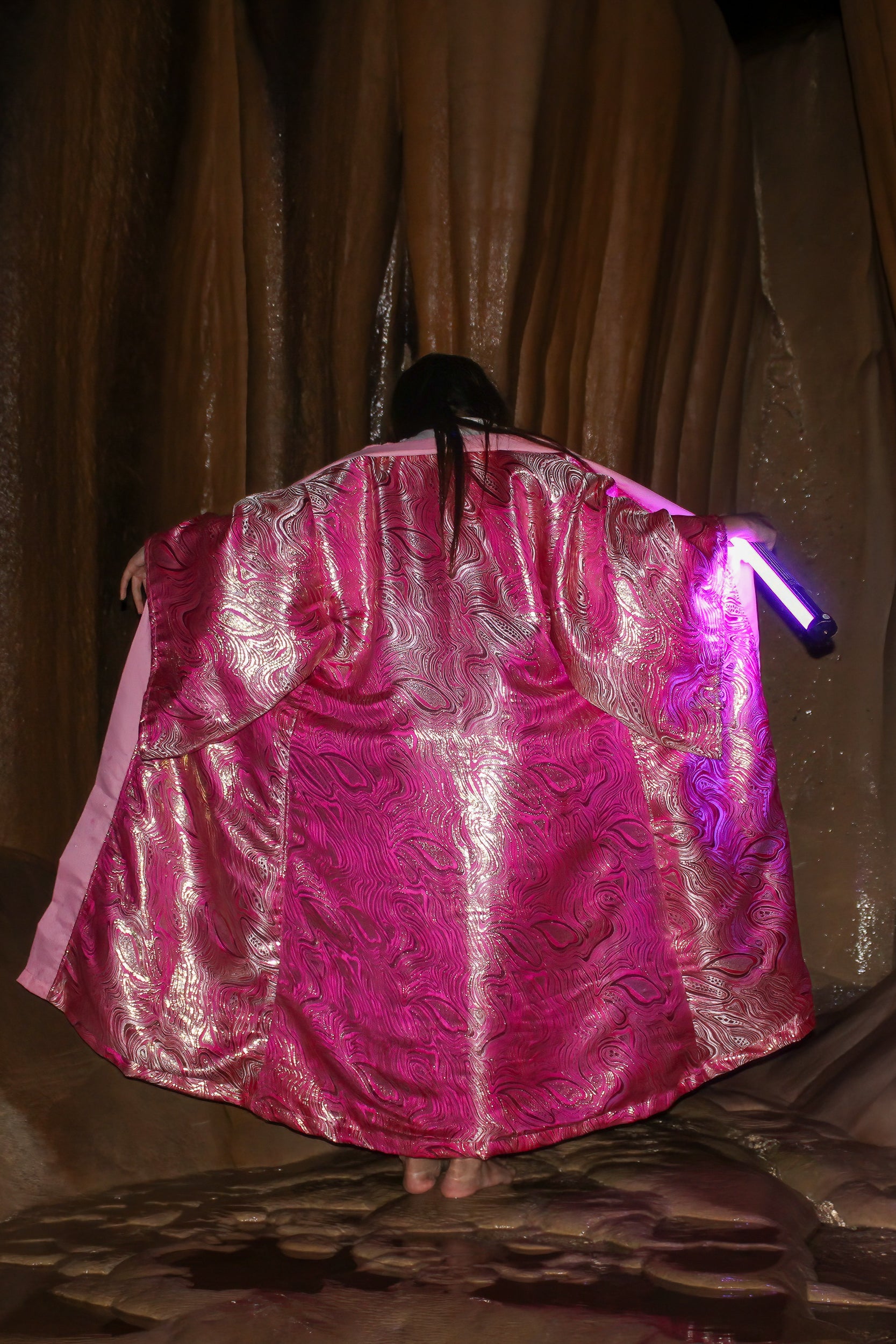 ✦ Pink Duality - Extravagant Reflective Patterned Kimono with Cotton Lining