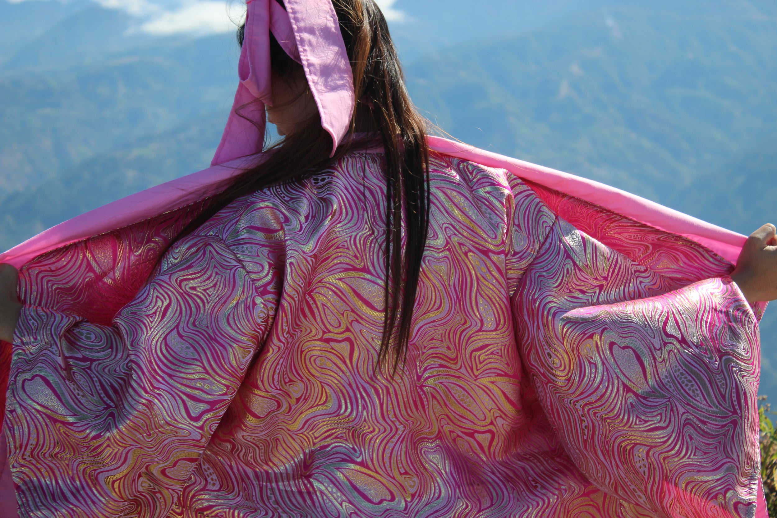 ✦ Pink Duality - Extravagant Reflective Patterned Kimono with Cotton Lining