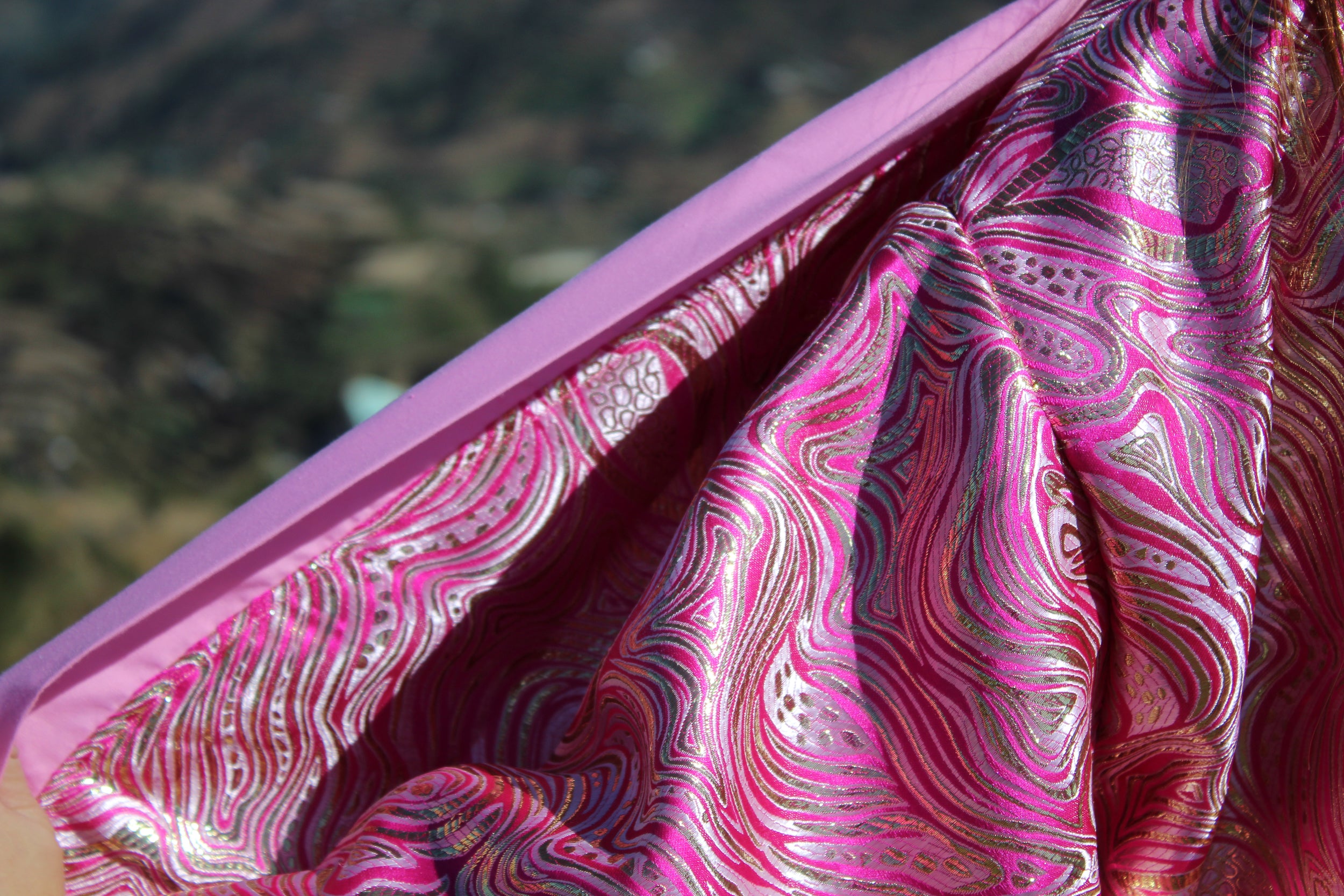 ✦ Pink Duality - Extravagant Reflective Patterned Kimono with Cotton Lining