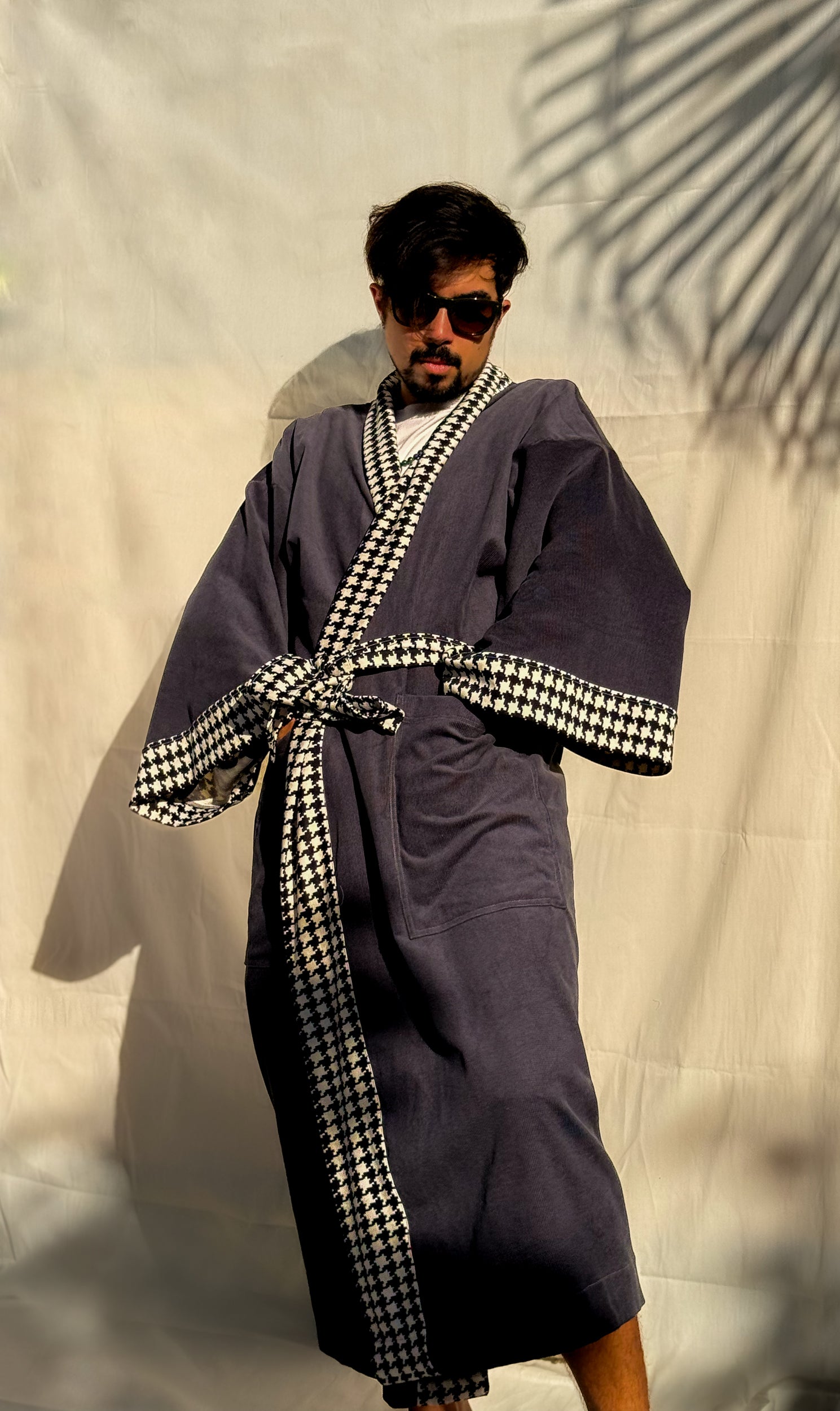 ✦ Ridge Flow - Versatile Grey Cotton Corduroy Kimono with Houndstooth Patterns