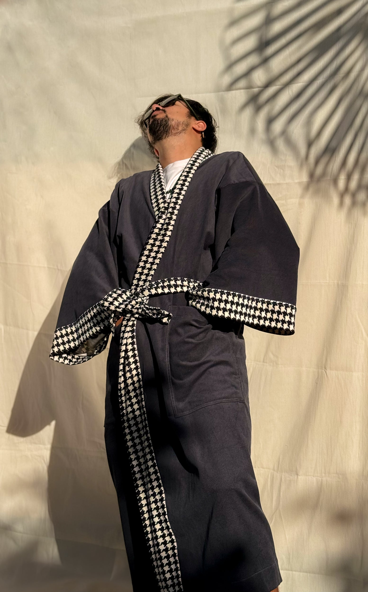 ✦ Ridge Flow - Versatile Grey Cotton Corduroy Kimono with Houndstooth Patterns