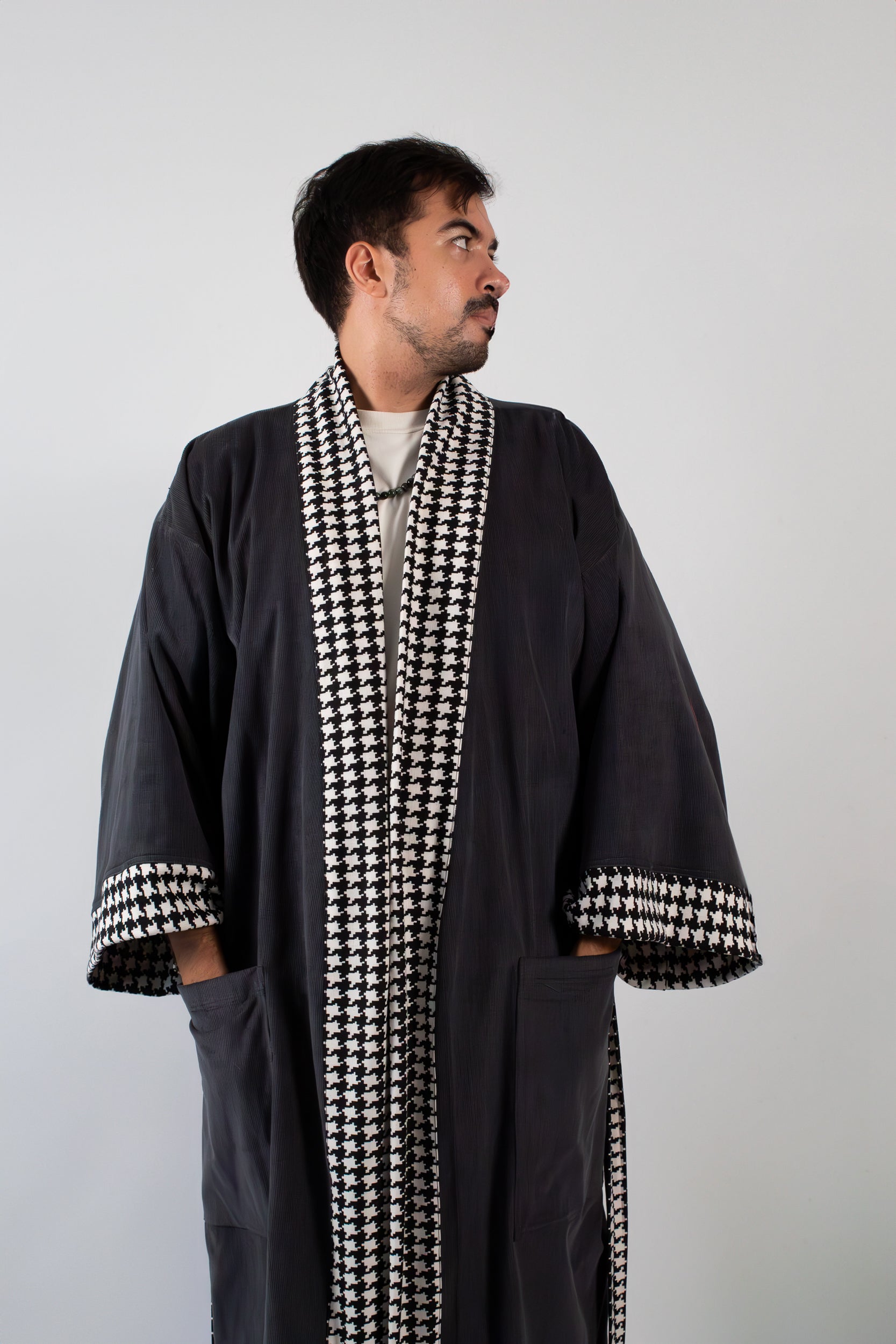 ✦ Ridge Flow - Versatile Grey Cotton Corduroy Kimono with Houndstooth Patterns