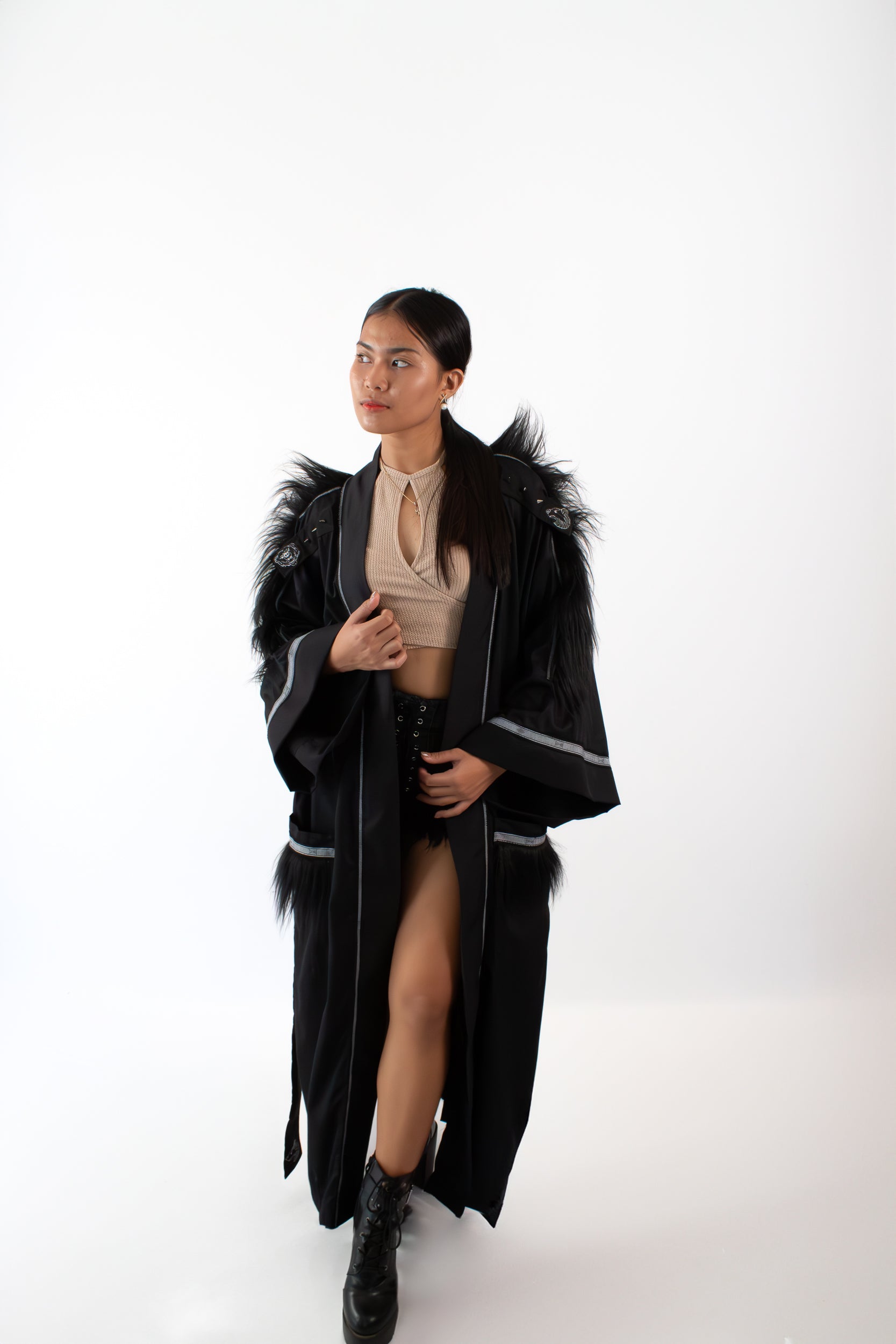 ✦ Oso Berlin - Ferocious Black Bear Kimono with Hand-Woven Fabric, Faux Fur & Embroidery
