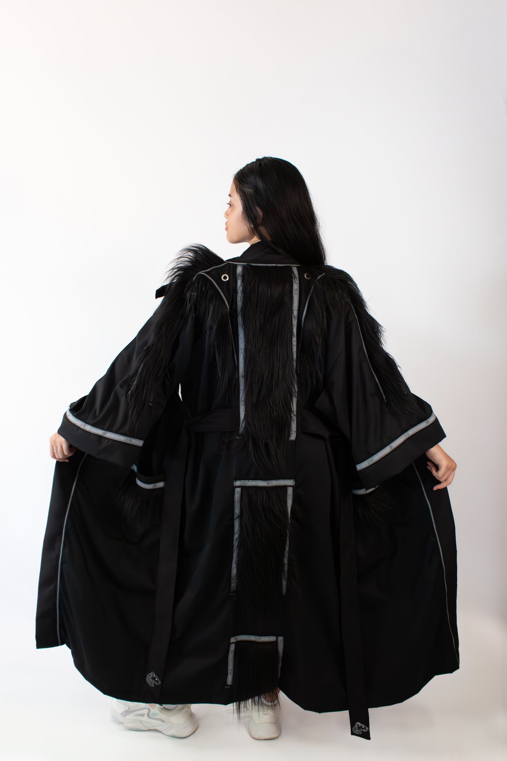 ✦ Oso Berlin - Ferocious Black Bear Kimono with Hand-Woven Fabric, Faux Fur & Embroidery