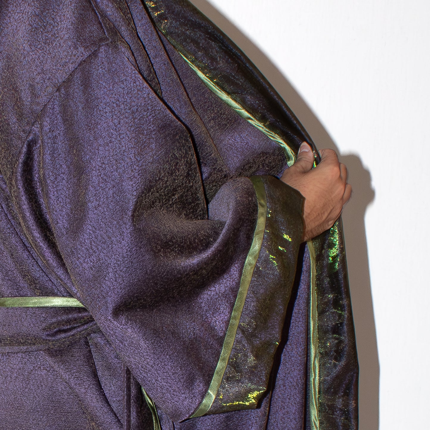 ✦ PhiNiyugan - Two-Tone Purple Embroidered Kimono