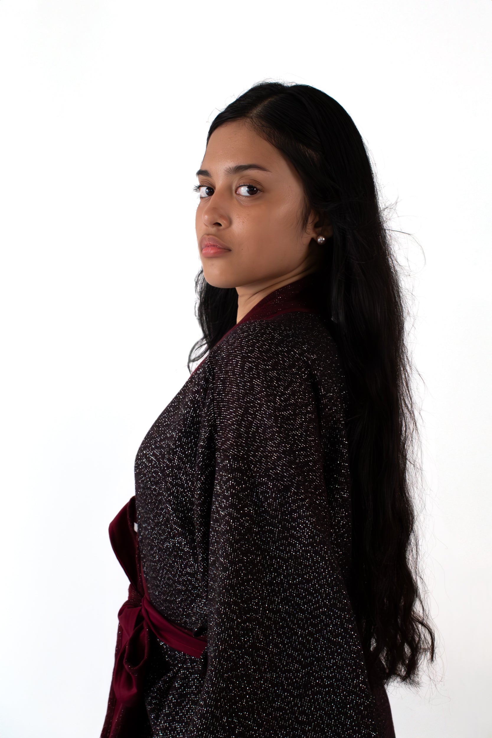 ✦ Maroon Twilight – Aufregender, funkelnder und glamouröser Kimono