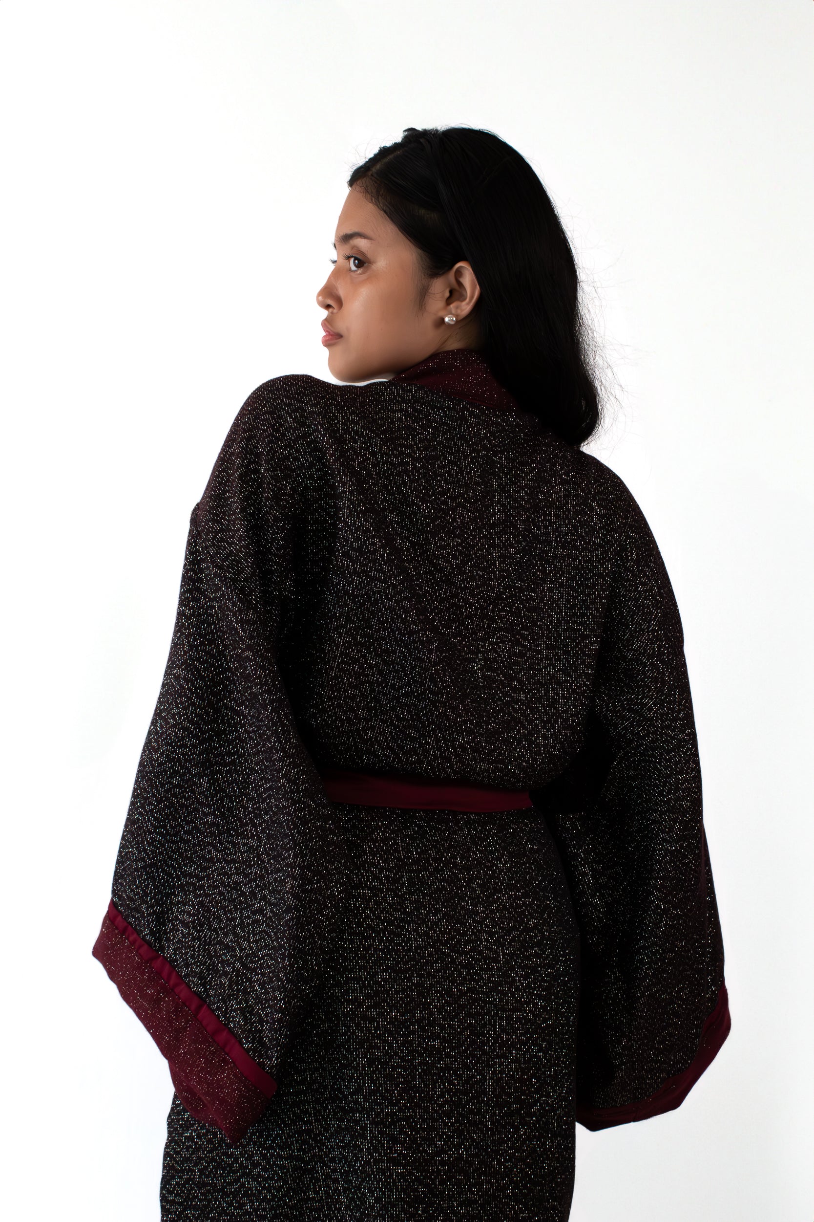 ✦ Maroon Twilight – Aufregender, funkelnder und glamouröser Kimono