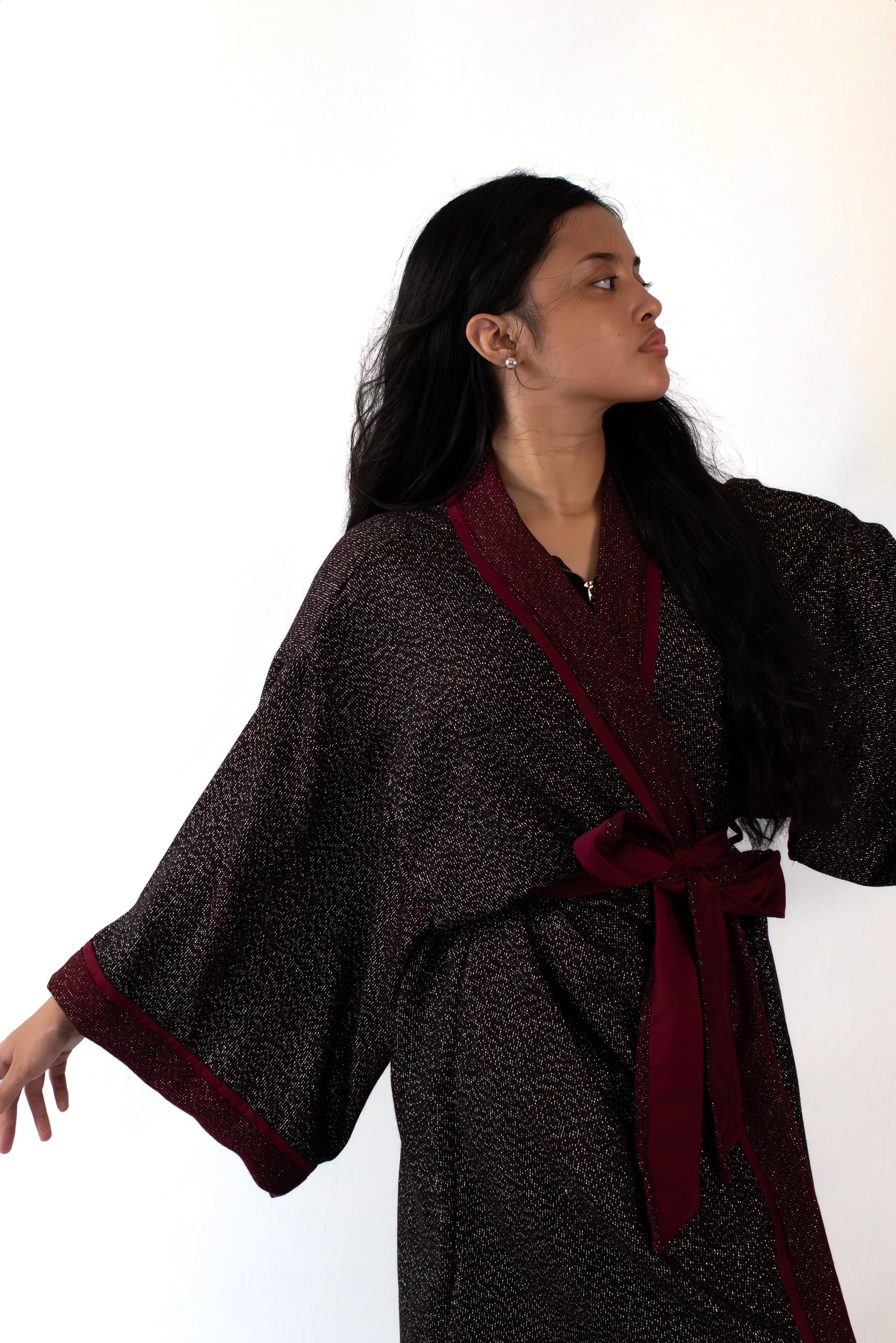 ✦ Maroon Twilight – Aufregender, funkelnder und glamouröser Kimono