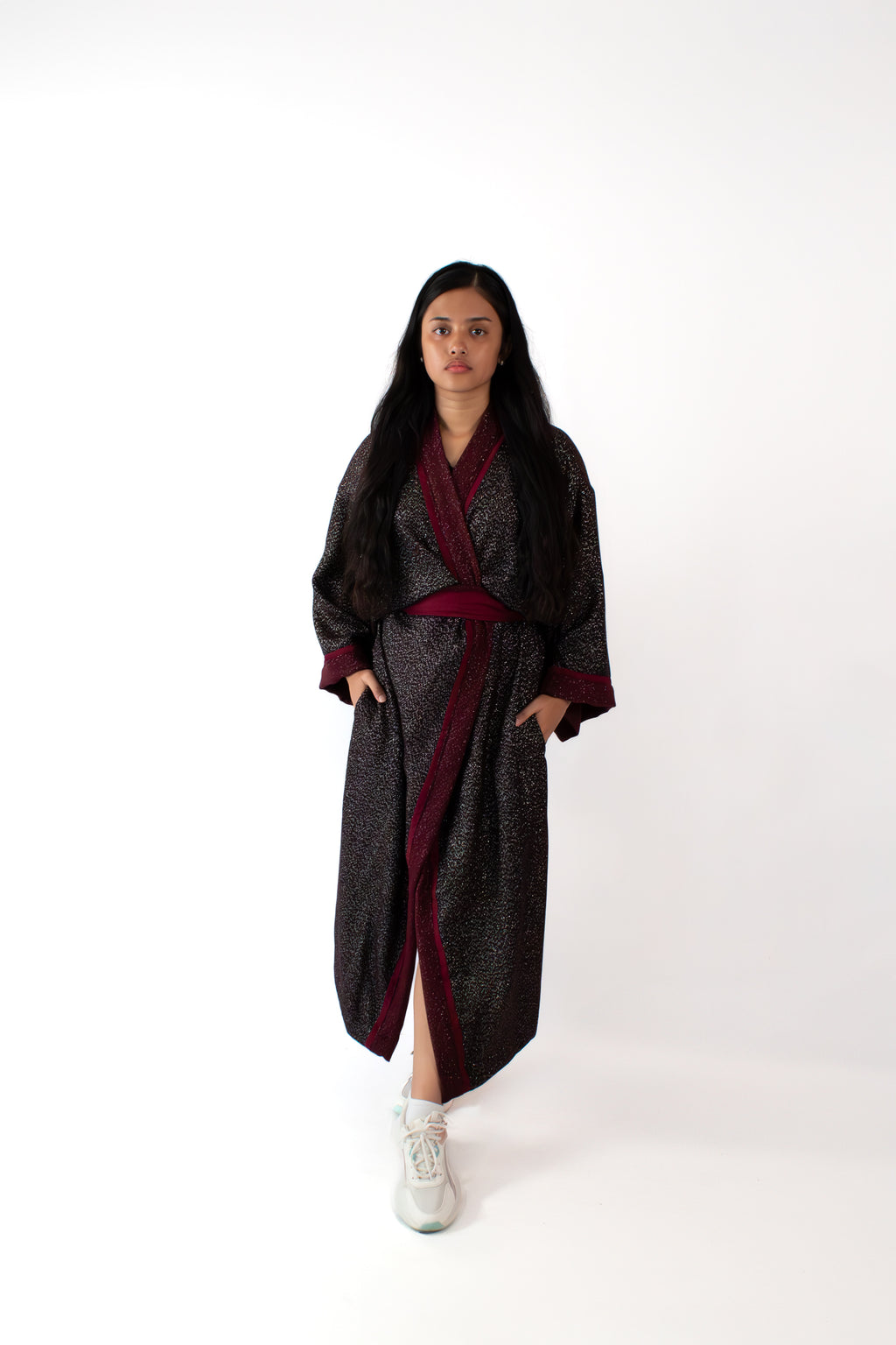 ✦ Maroon Twilight – Aufregender, funkelnder und glamouröser Kimono