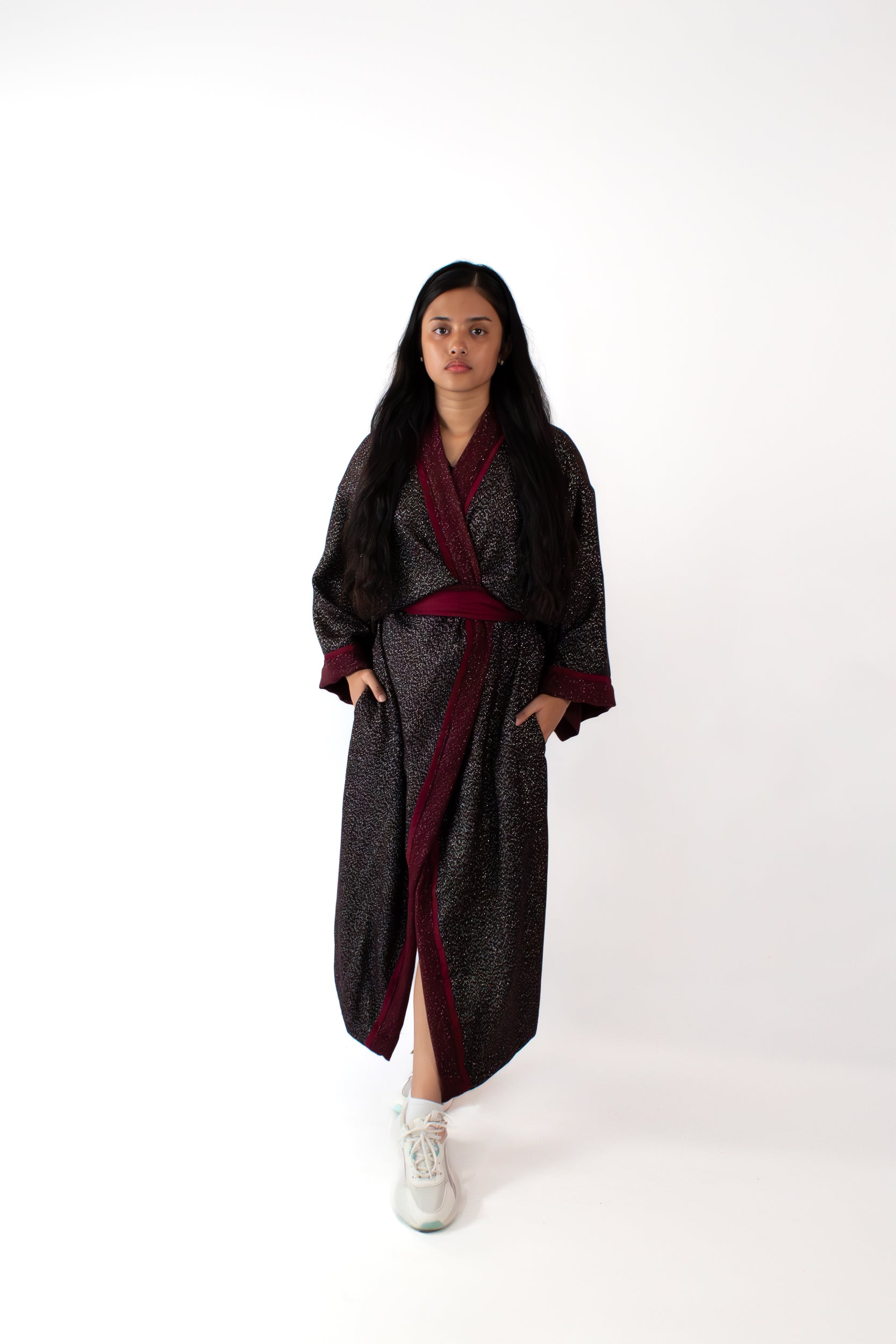 ✦ Maroon Twilight – Aufregender, funkelnder und glamouröser Kimono