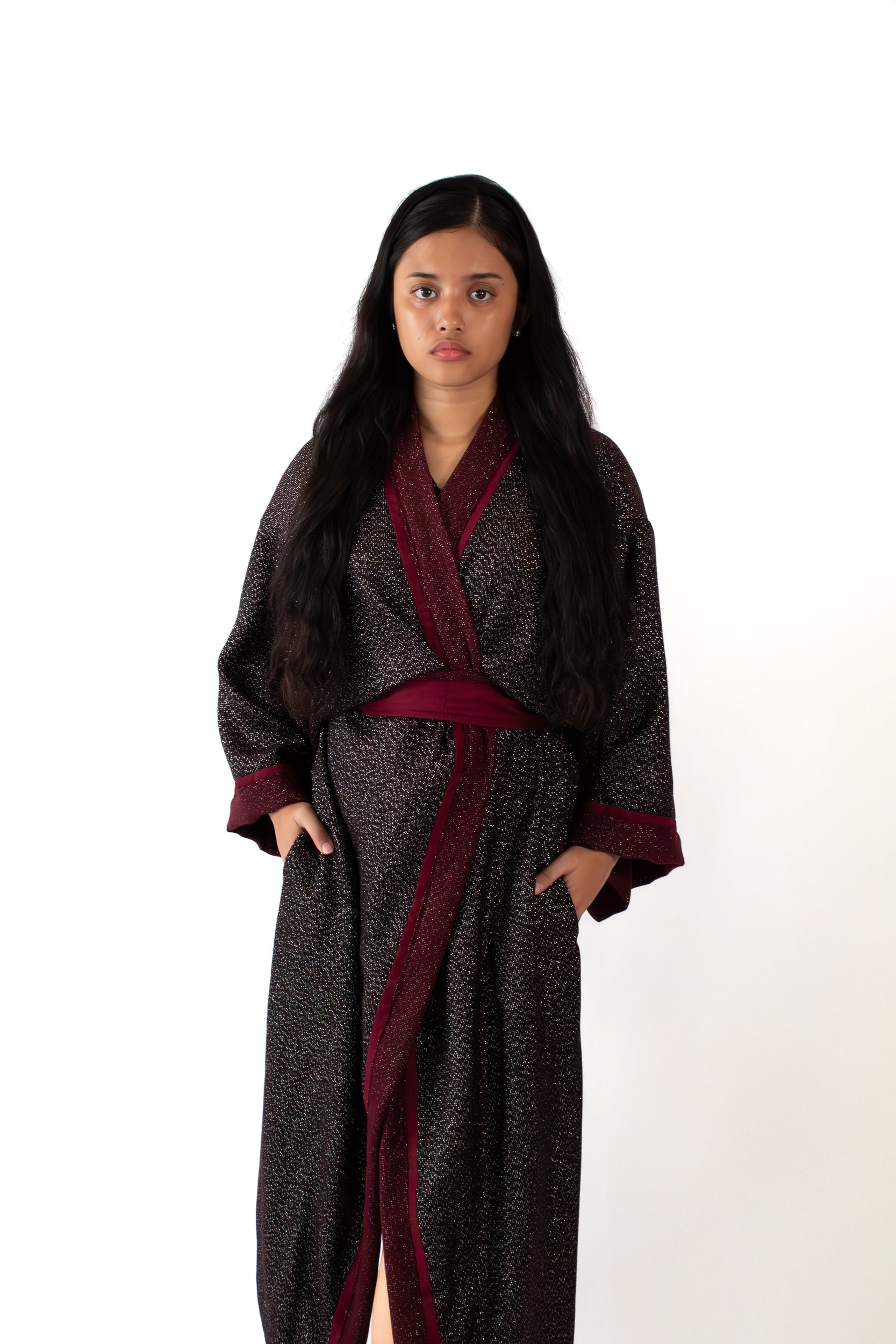 ✦ Maroon Twilight – Aufregender, funkelnder und glamouröser Kimono