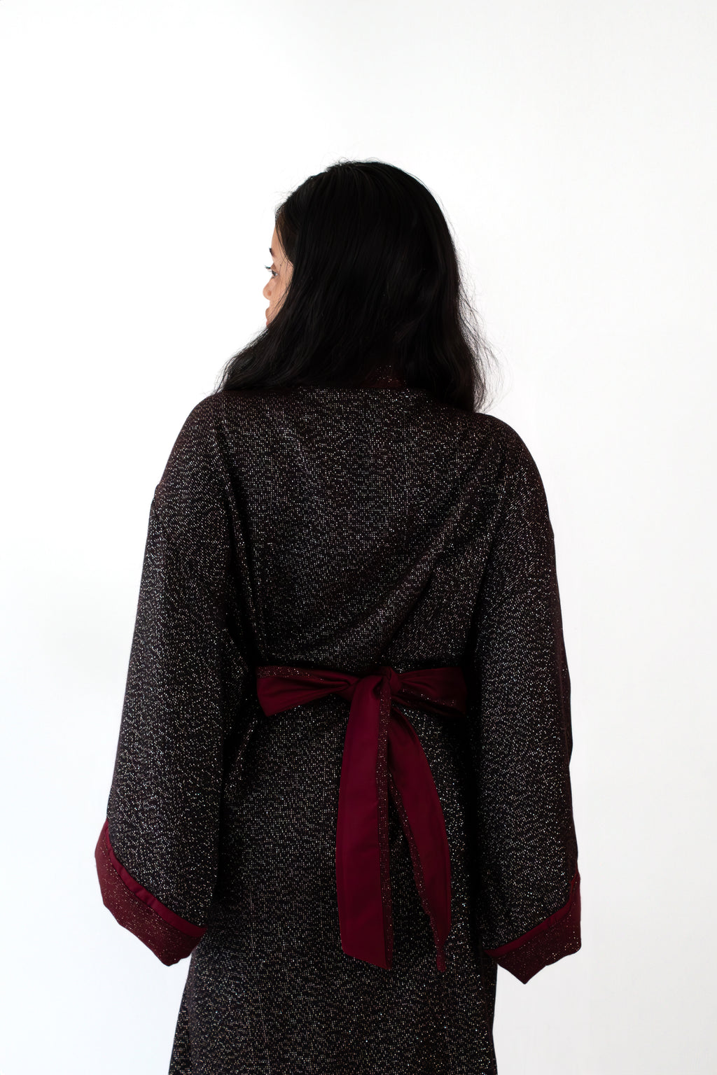 ✦ Maroon Twilight – Aufregender, funkelnder und glamouröser Kimono