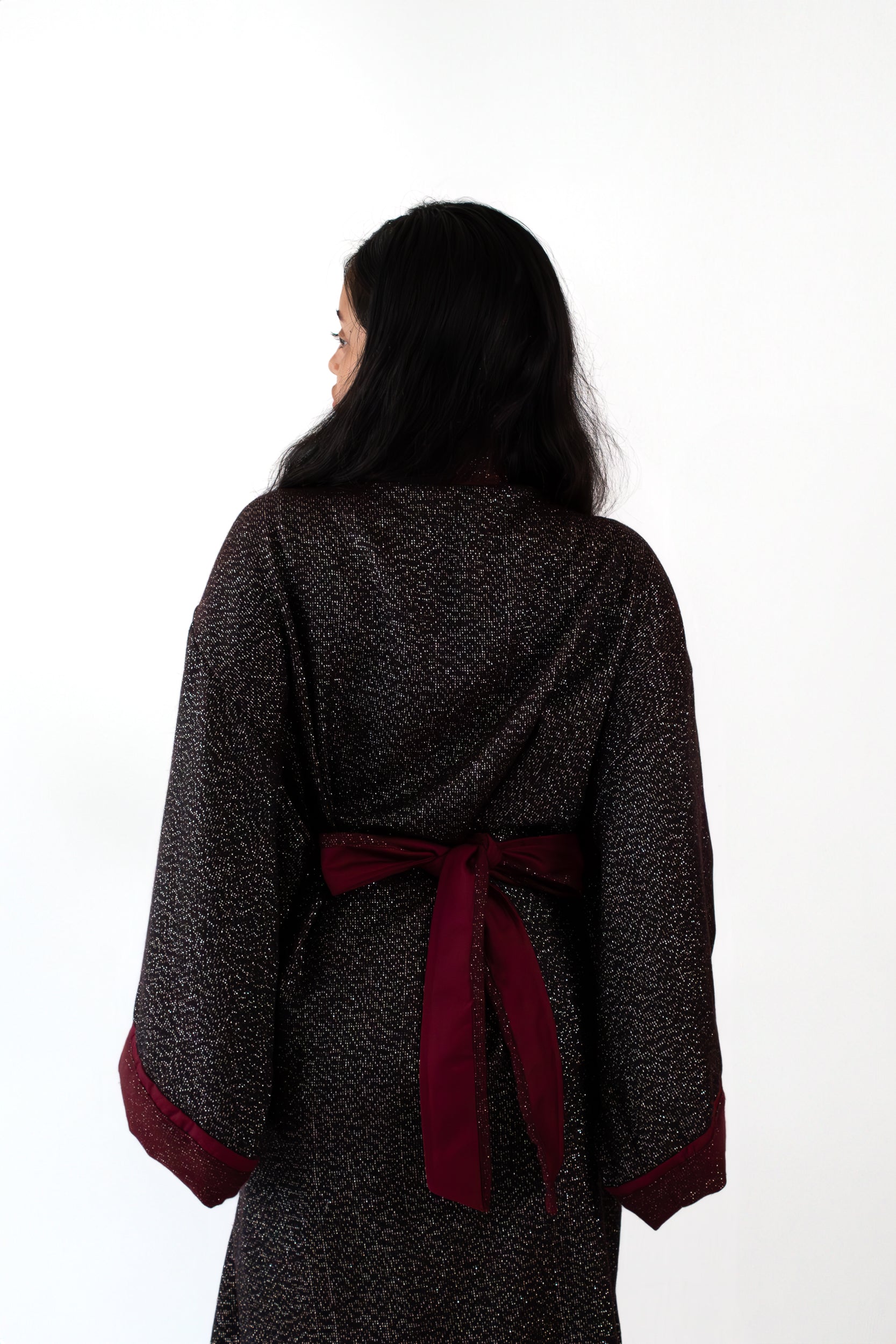 ✦ Maroon Twilight – Aufregender, funkelnder und glamouröser Kimono