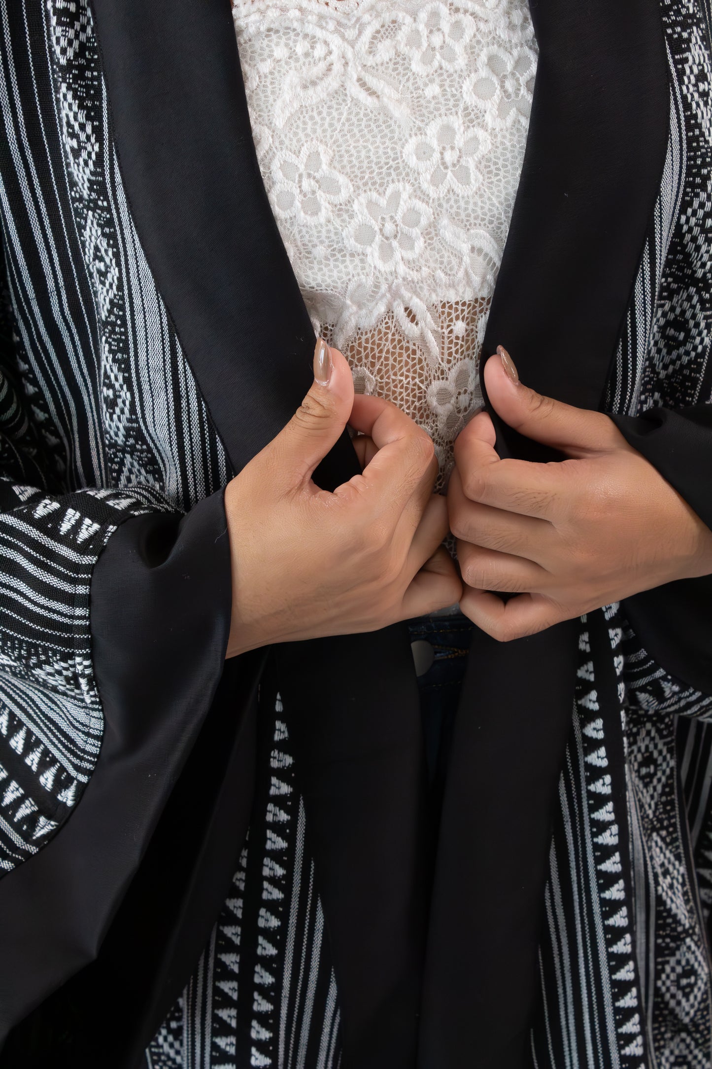 ✦ Sinag Lines - Ethnic Black & White Kimono with Cotton Lining