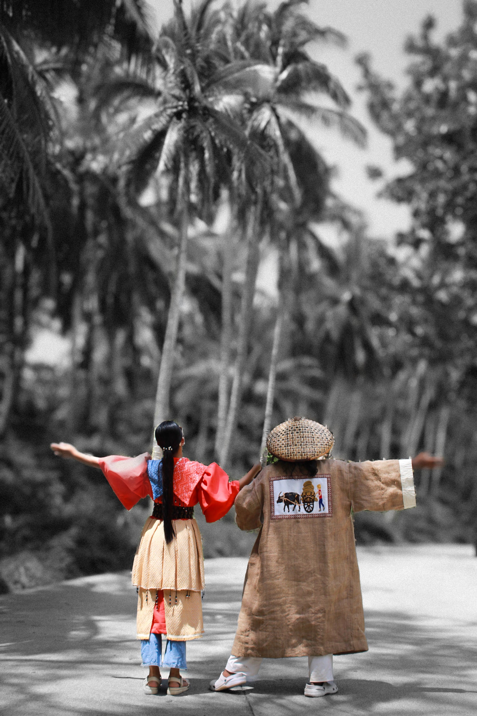 ✦ Carabao Joy – Breiter Jute-Kimono mit Leinenfutter und handgesticktem Kunstwerk