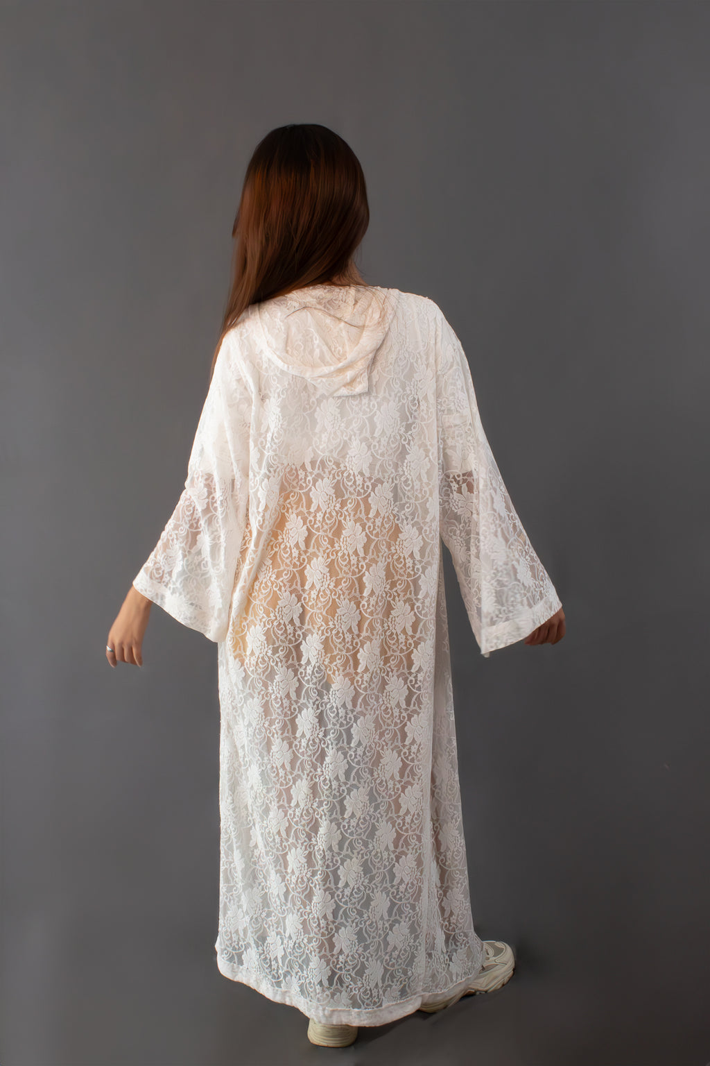 ✦ Lace Grace - Leichte Spitzenkimonos mit Kapuze