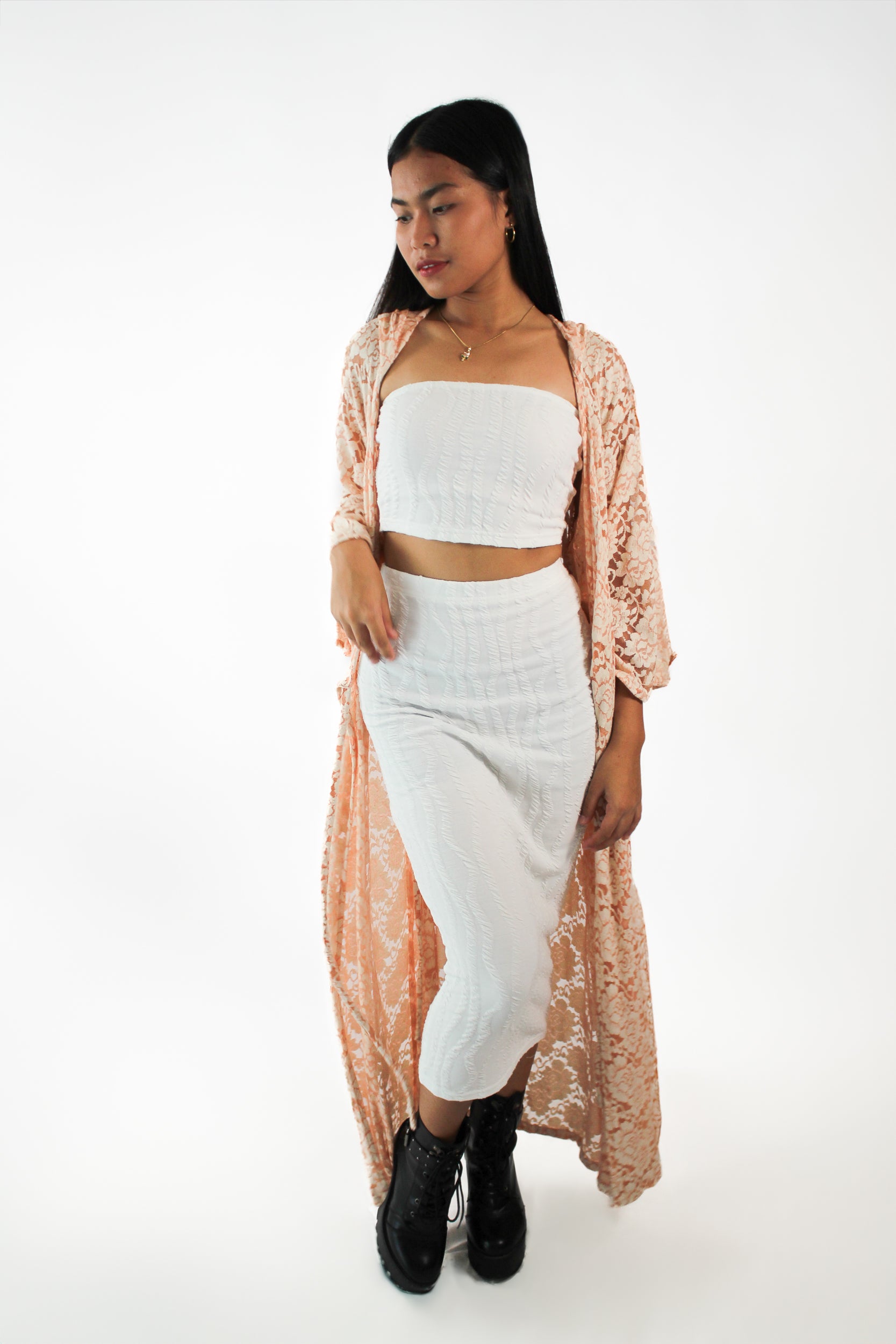✦ Lace Grace - Leichte Spitzenkimonos mit Kapuze
