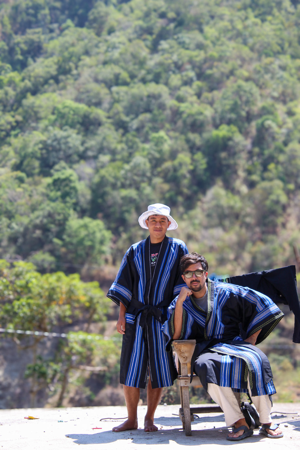 ✦ Baguio Asul – Kraftvoller blauer Kimono mit authentischem philippinischen handgewebten Stoff
