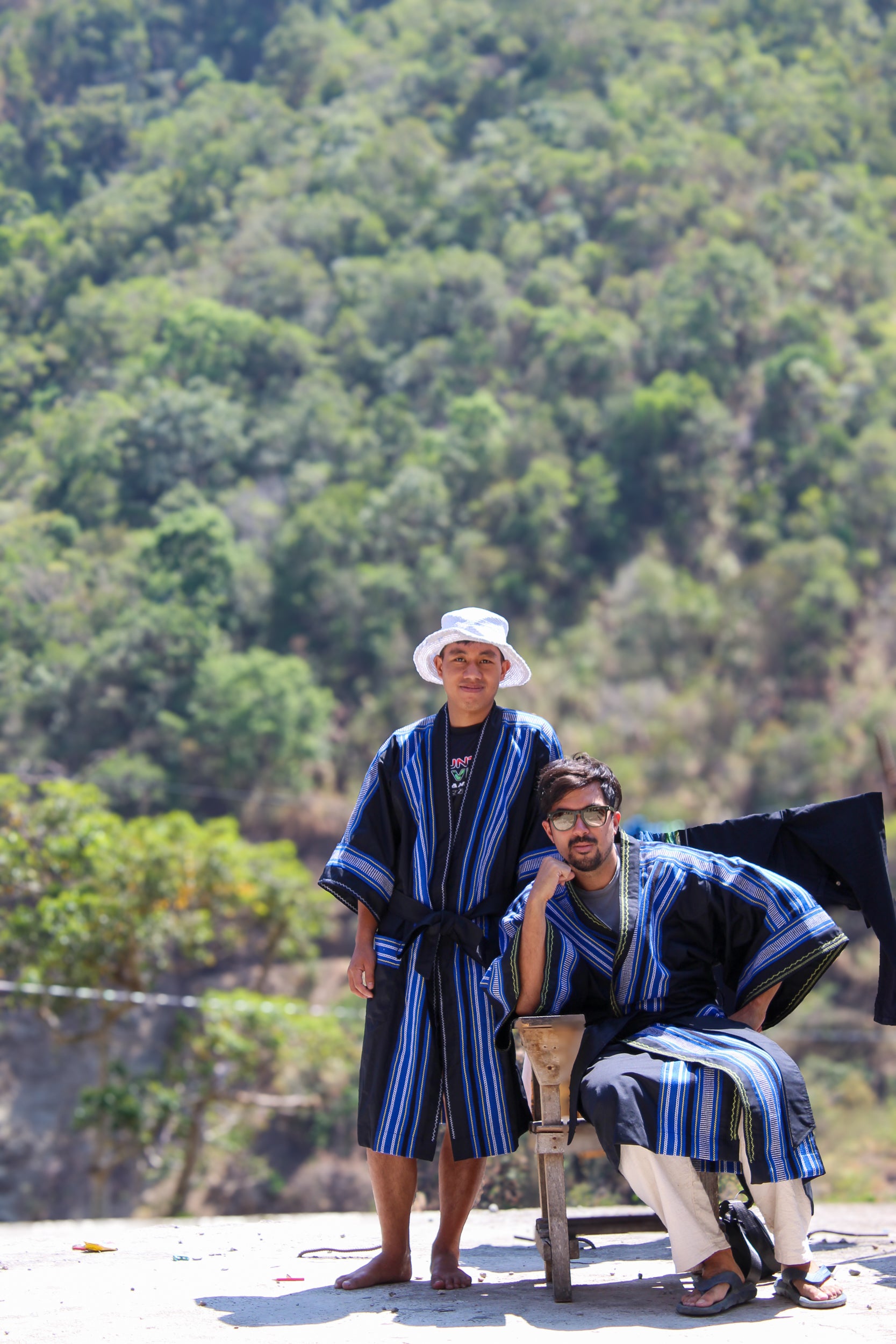 ✦ Baguio Asul – Kraftvoller blauer Kimono mit authentischem philippinischen handgewebten Stoff
