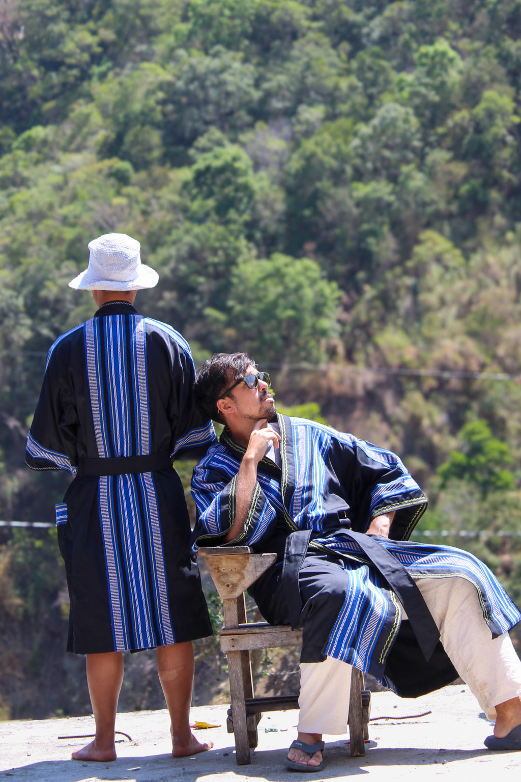 ✦ Baguio Asul – Kraftvoller blauer Kimono mit authentischem philippinischen handgewebten Stoff