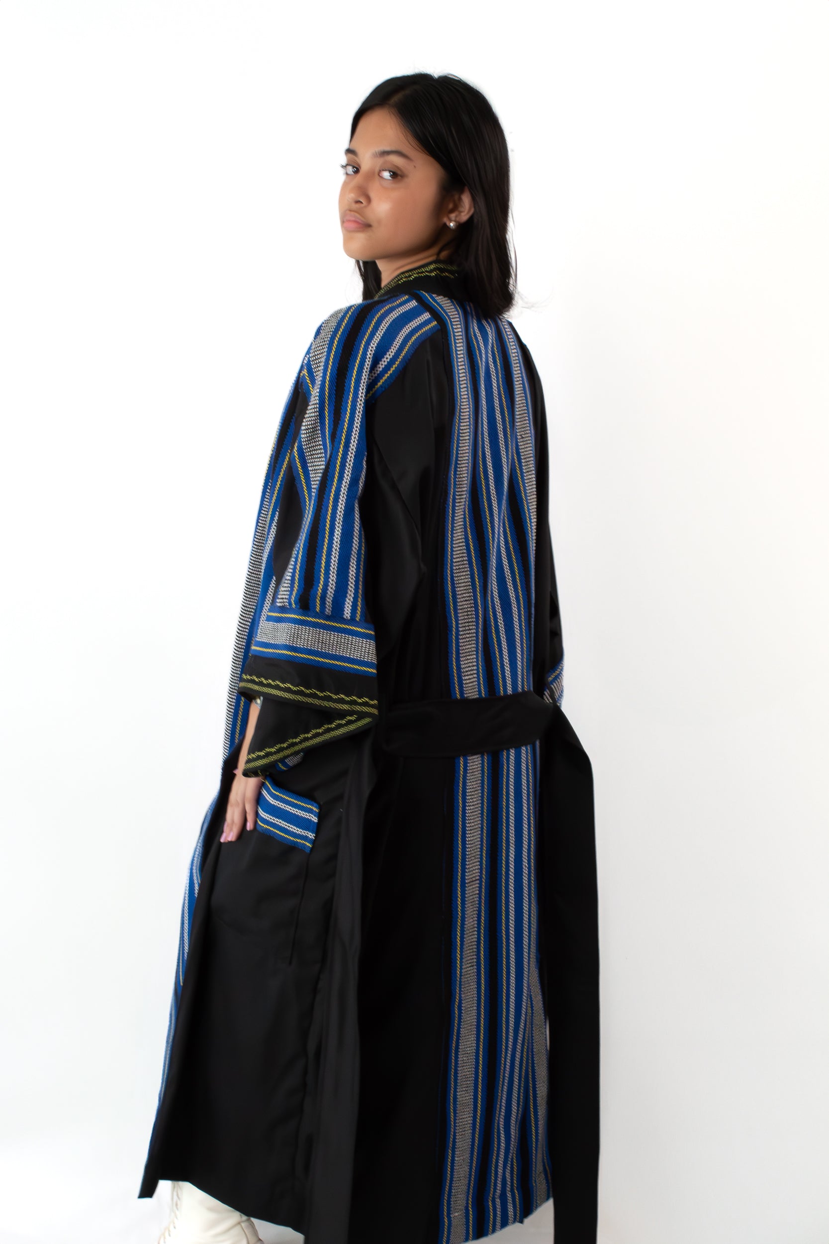 ✦ Baguio Asul – Kraftvoller blauer Kimono mit authentischem philippinischen handgewebten Stoff