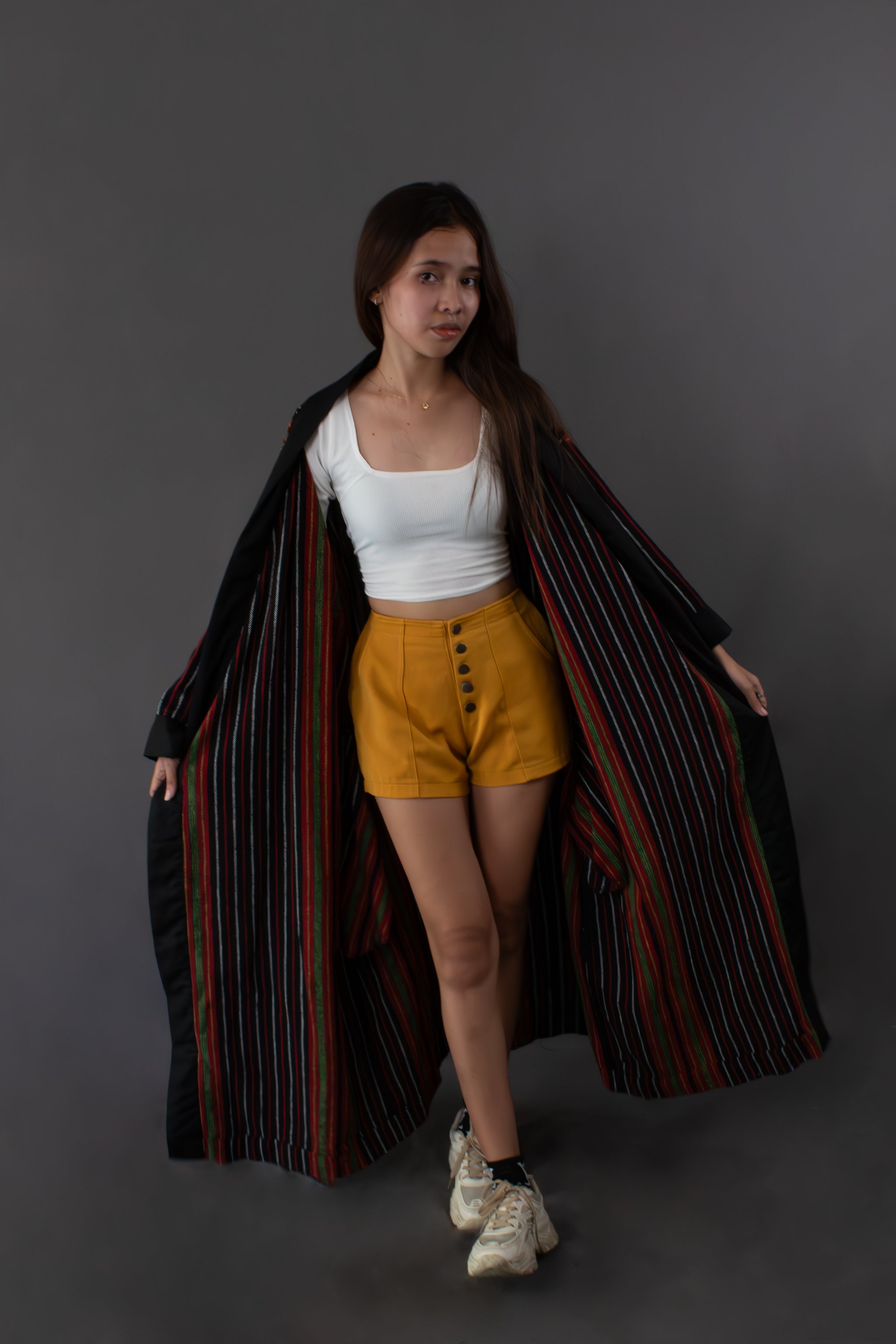 ✦ Tulay Wind - Ethno-Kimono mit schwarzen und roten Streifen