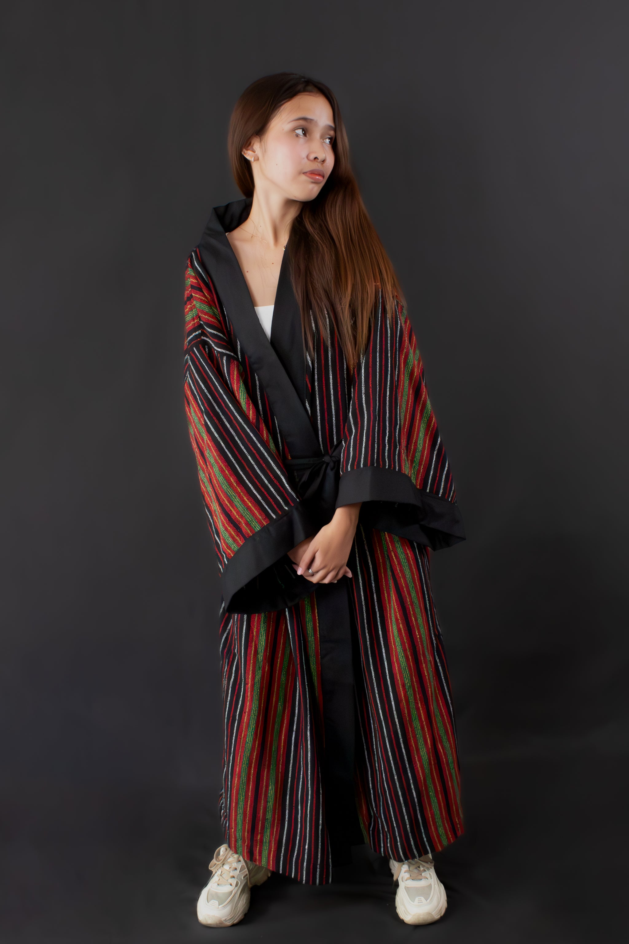 ✦ Tulay Wind - Ethno-Kimono mit schwarzen und roten Streifen