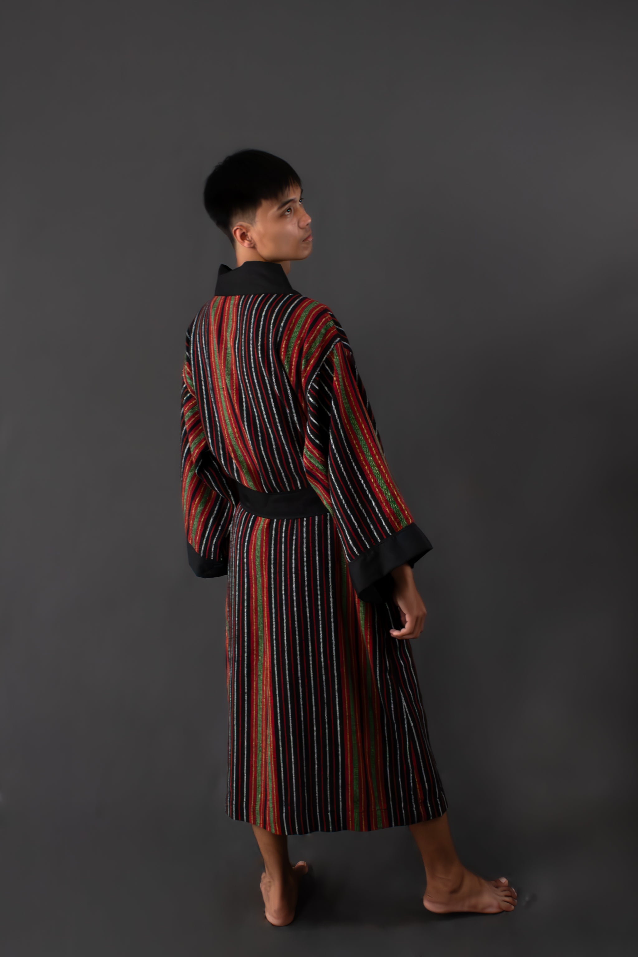 ✦ Tulay Wind - Ethno-Kimono mit schwarzen und roten Streifen
