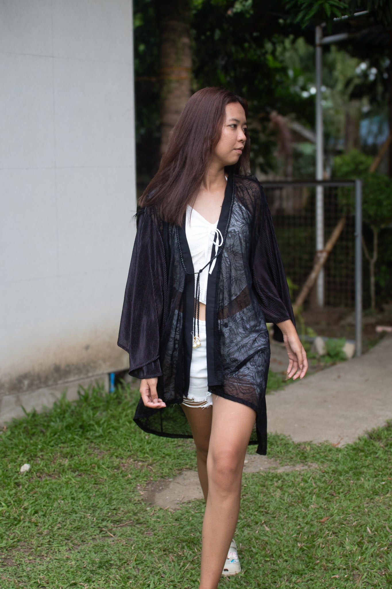 ✦ Feather Eclipse – Black Sheer Lace Kimono with Pleated Sleeves and Feathered Shoulders
