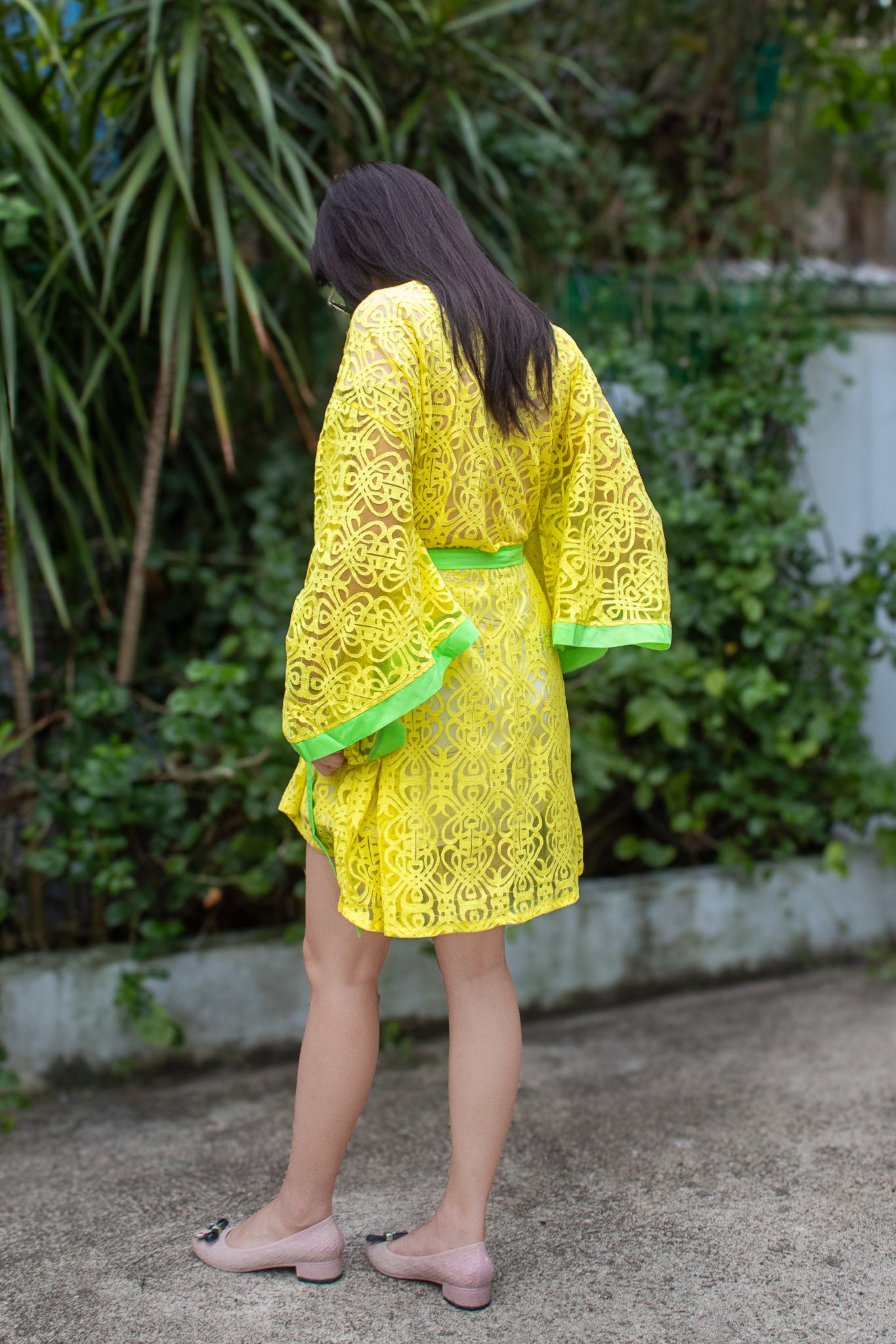 ✦ Citrus Zest – Vibrant Yellow Lace Kimono with Colored Accents and Intricate Pattern