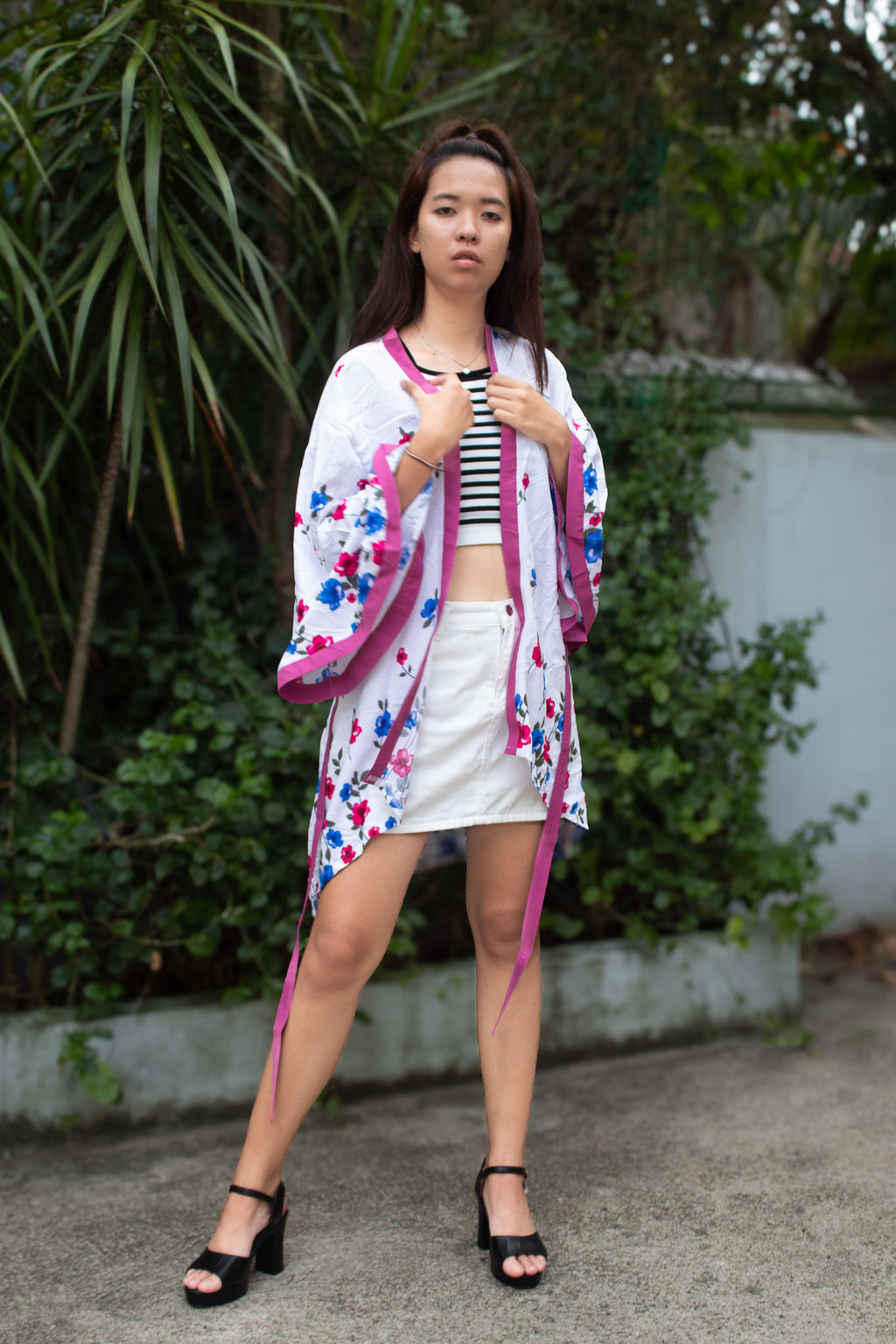 ✦ Bloomtrail Butterfly (Short) – White Cotton Kimono with Floral Motifs in Matching Accents and Butterfly Sleeves
