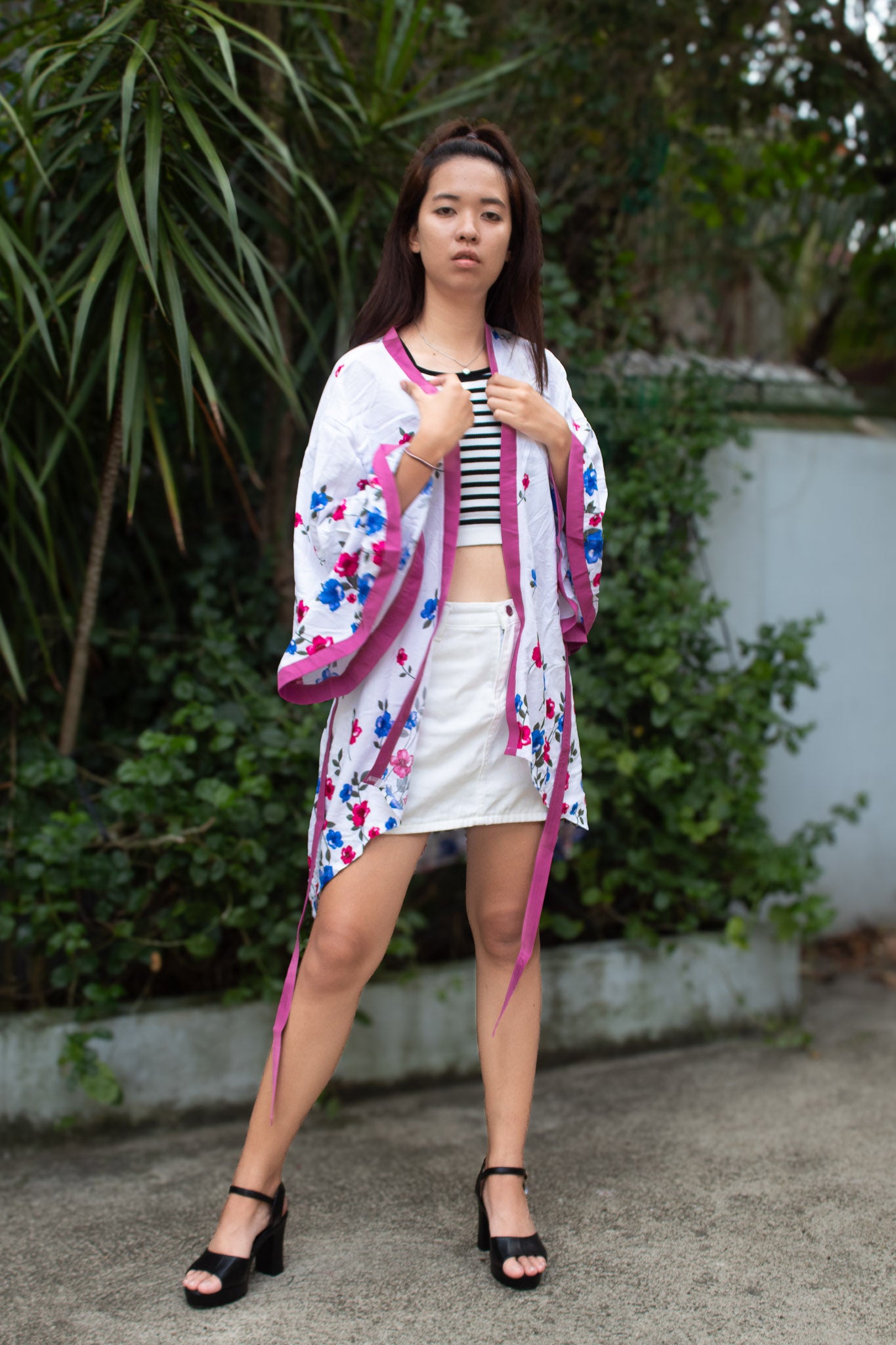 ✦ Bloomtrail Butterfly (Short) – White Cotton Kimono with Floral Motifs in Matching Accents and Butterfly Sleeves