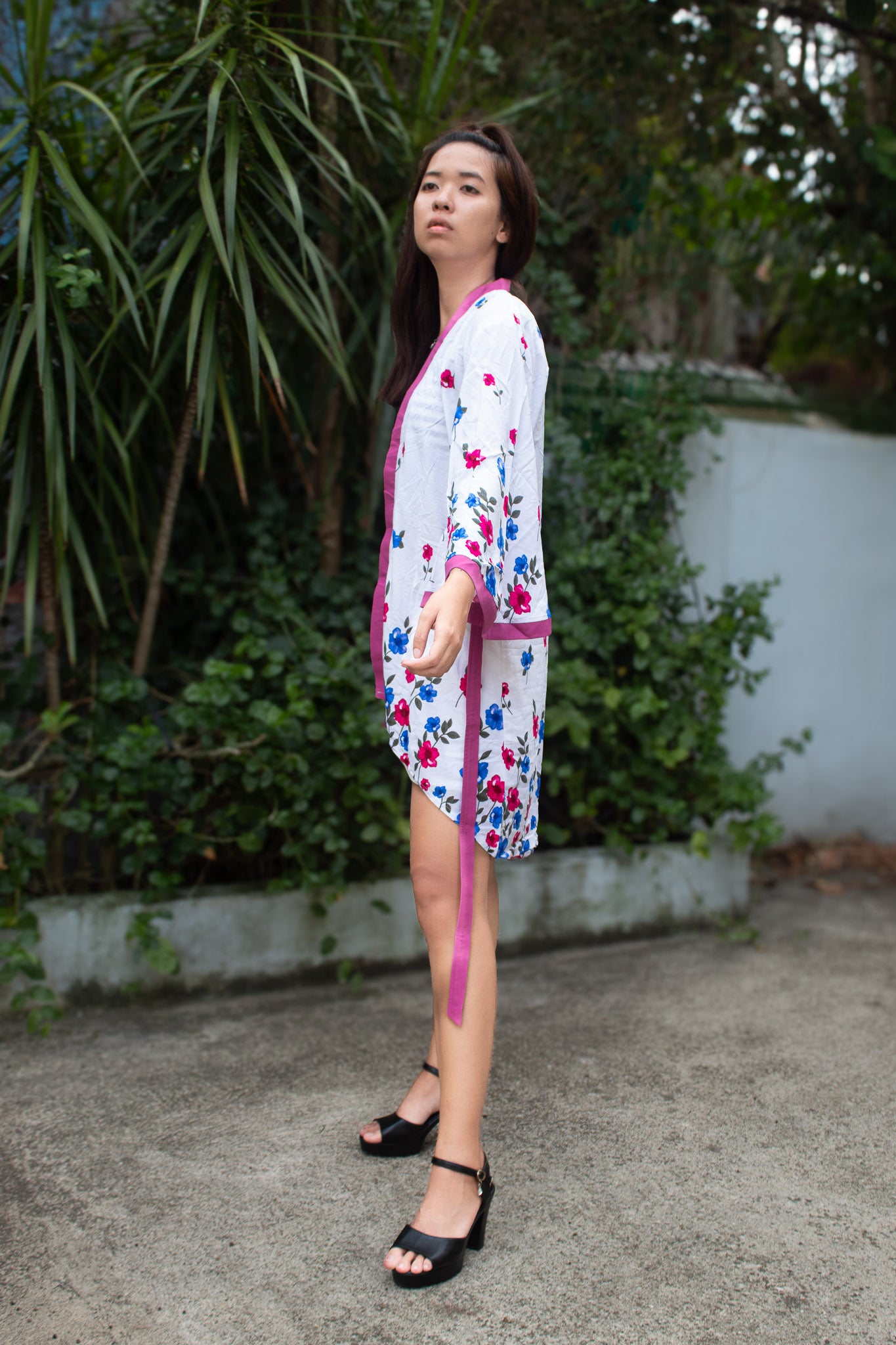 ✦ Bloomtrail Butterfly (Short) – White Cotton Kimono with Floral Motifs in Matching Accents and Butterfly Sleeves