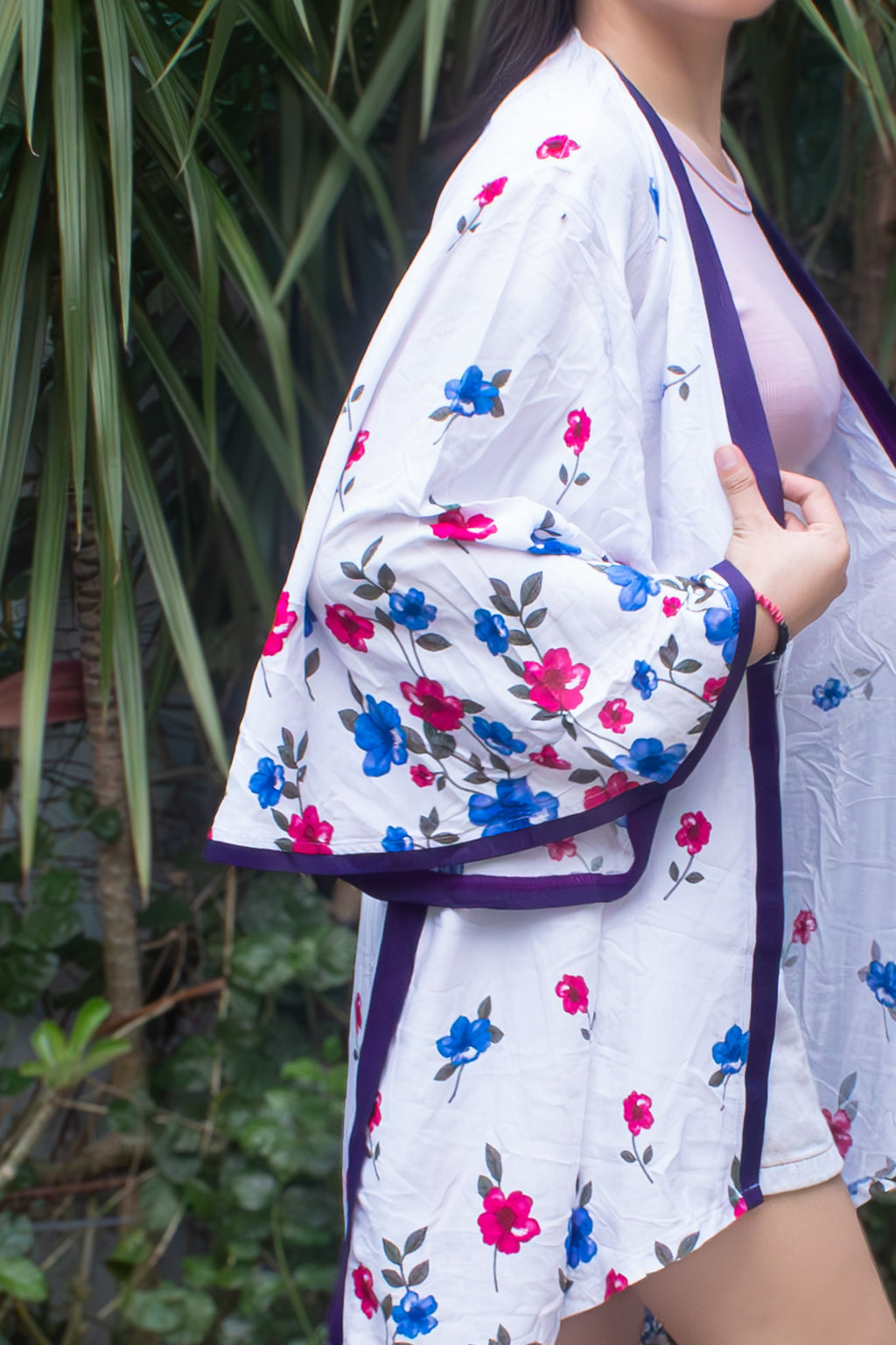 ✦ Bloomtrail Butterfly (Short) – White Cotton Kimono with Floral Motifs in Matching Accents and Butterfly Sleeves