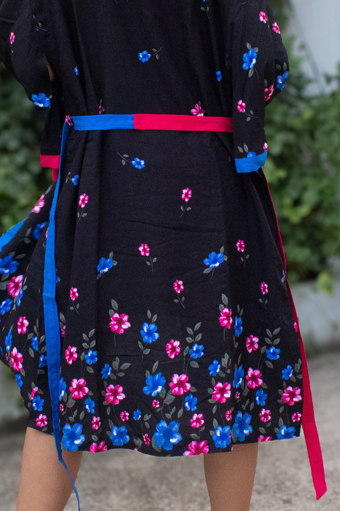 ✦ Midnight Florescence – Floral-Printed Black Cotton Kimono