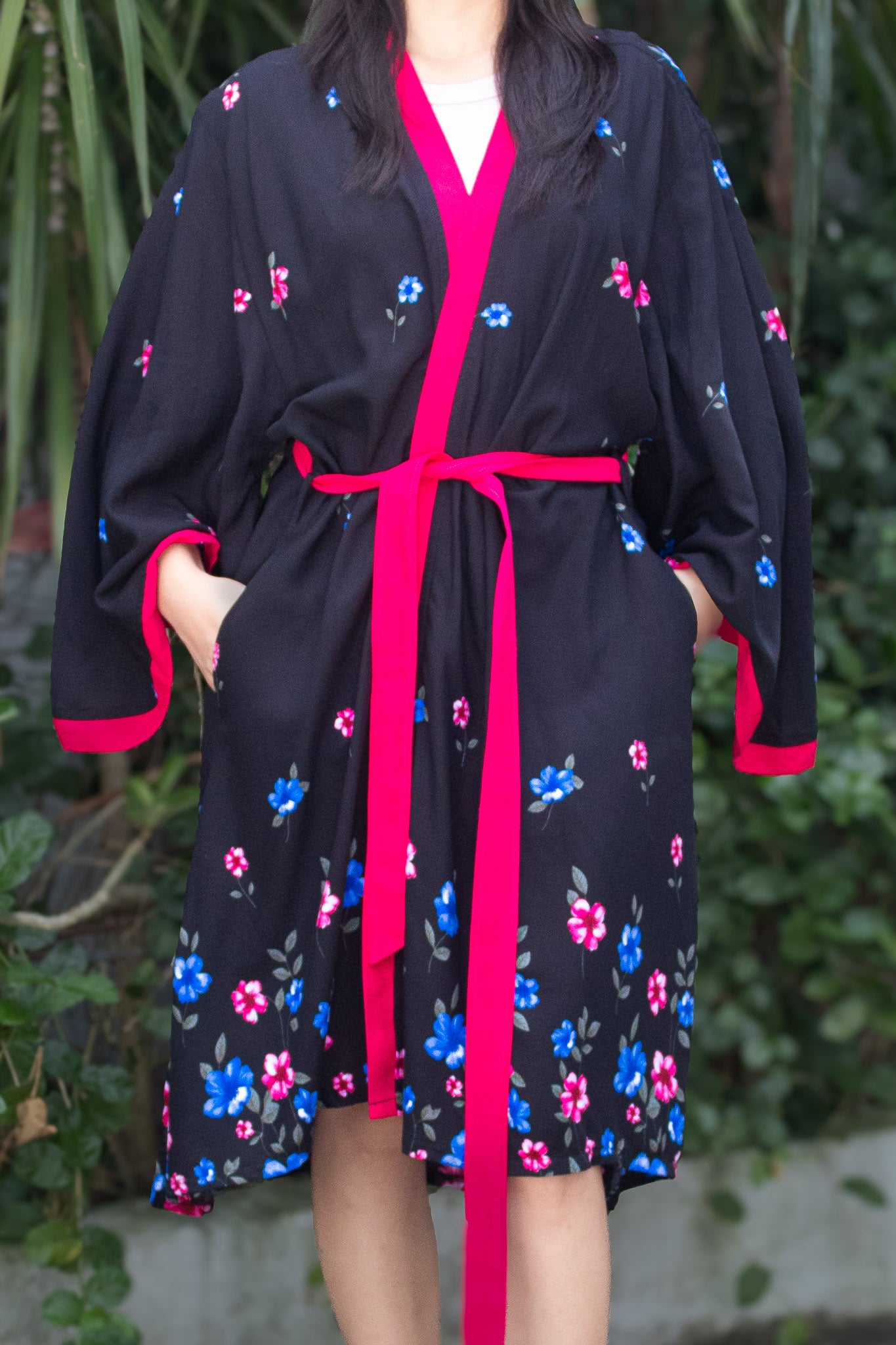 ✦ Midnight Florescence – Floral-Printed Black Cotton Kimono