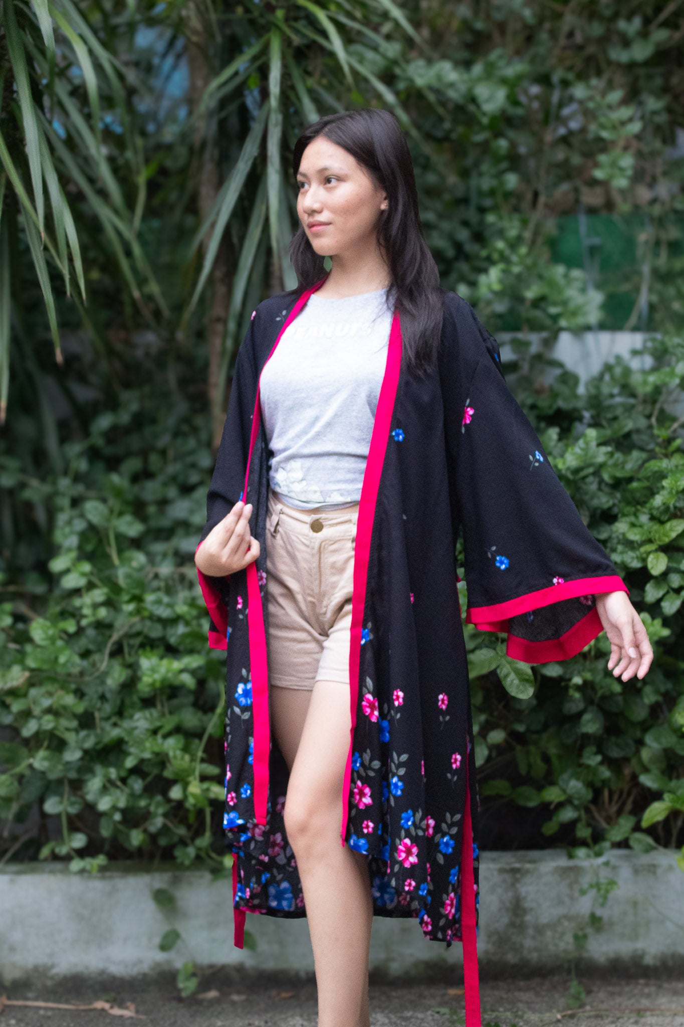 ✦ Midnight Florescence – Floral-Printed Black Cotton Kimono