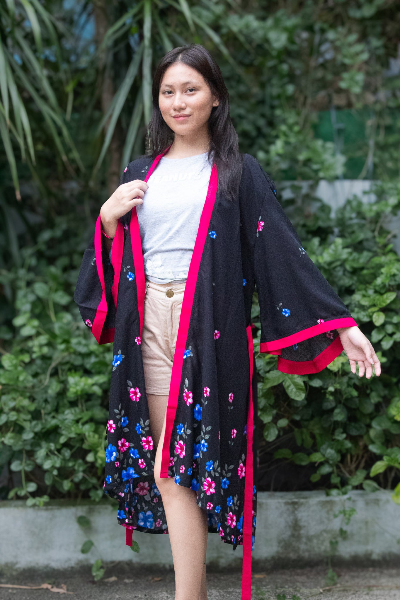 ✦ Midnight Florescence – Floral-Printed Black Cotton Kimono