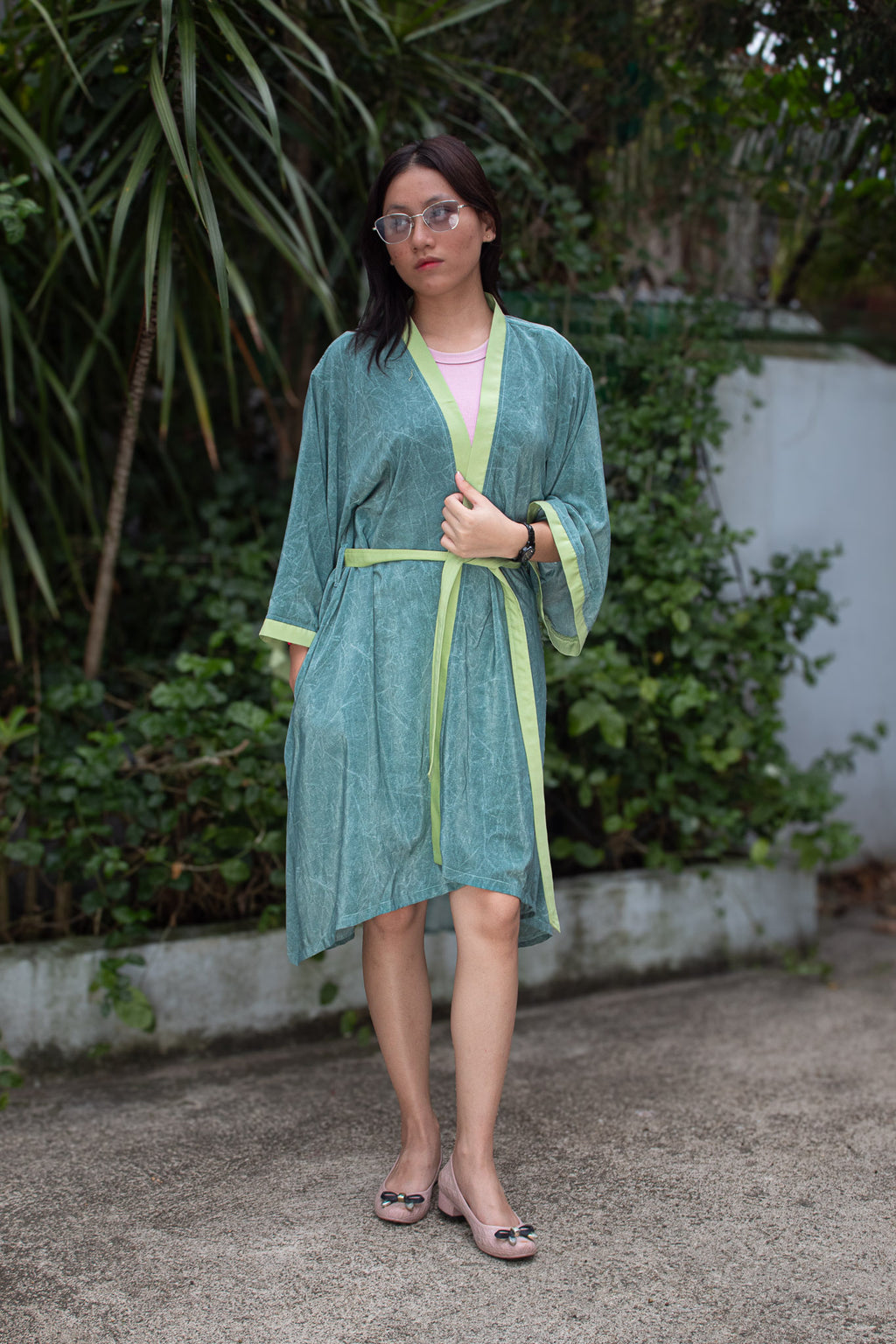 ✦ Marble Mornings – Mid-Length Marbled Teal Cotton Kimono in Crisp Olive Edge Trim
